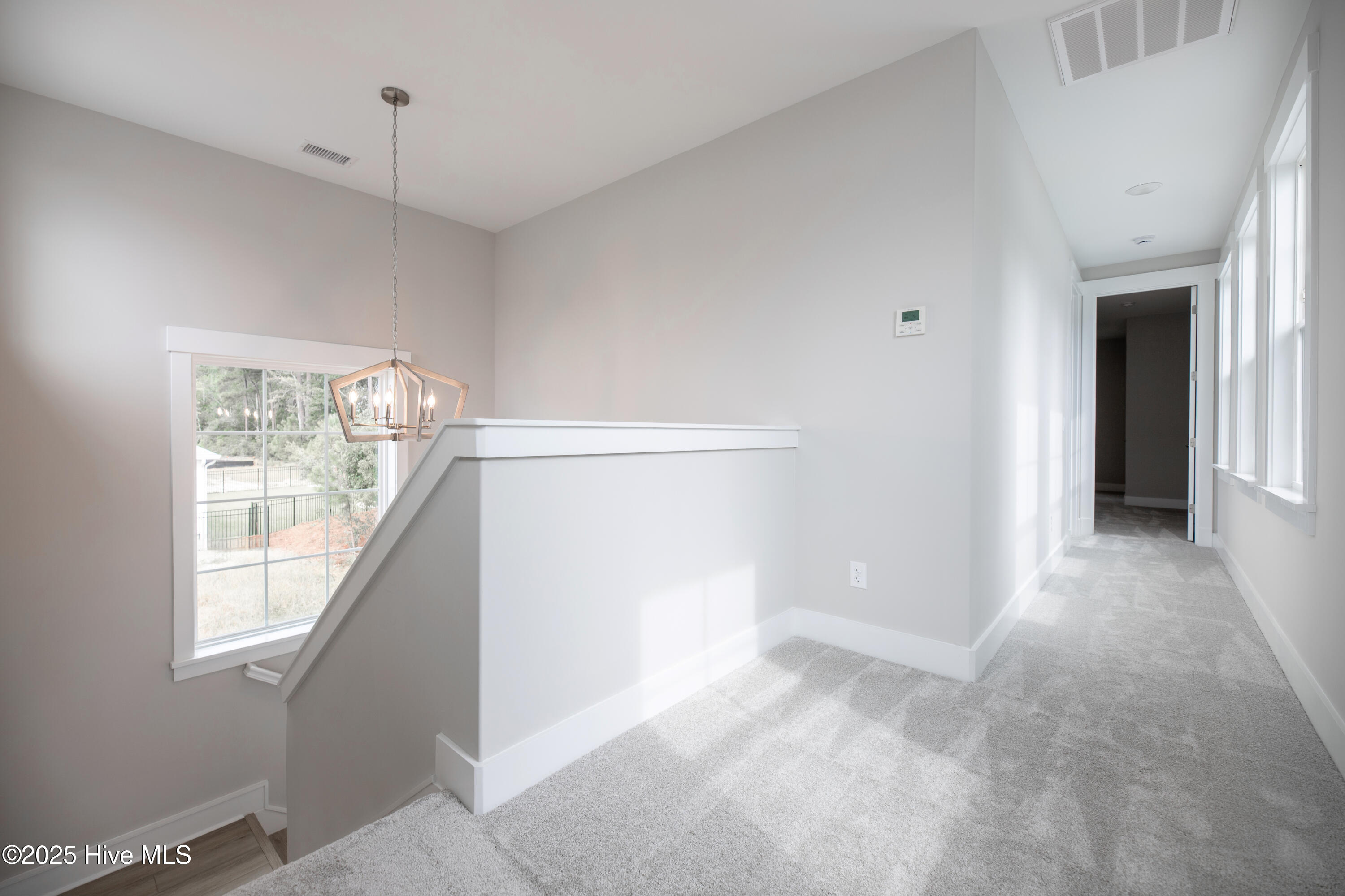 100521268 | Photo 19