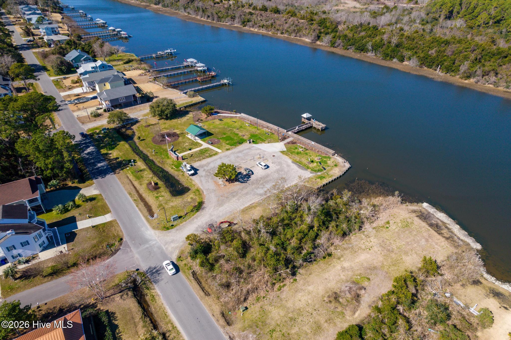 100564168 | Photo 33