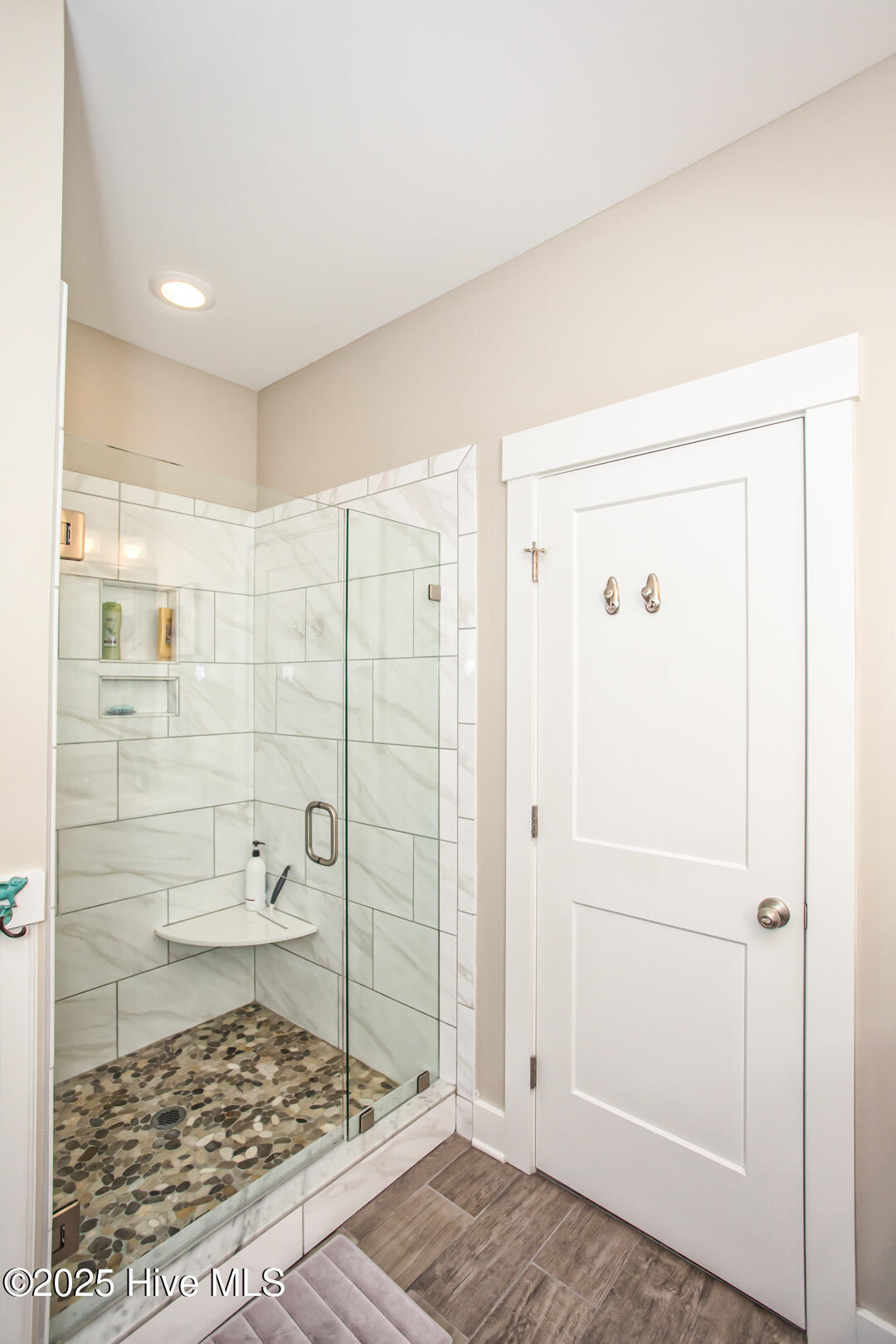 100546730 | Photo 15