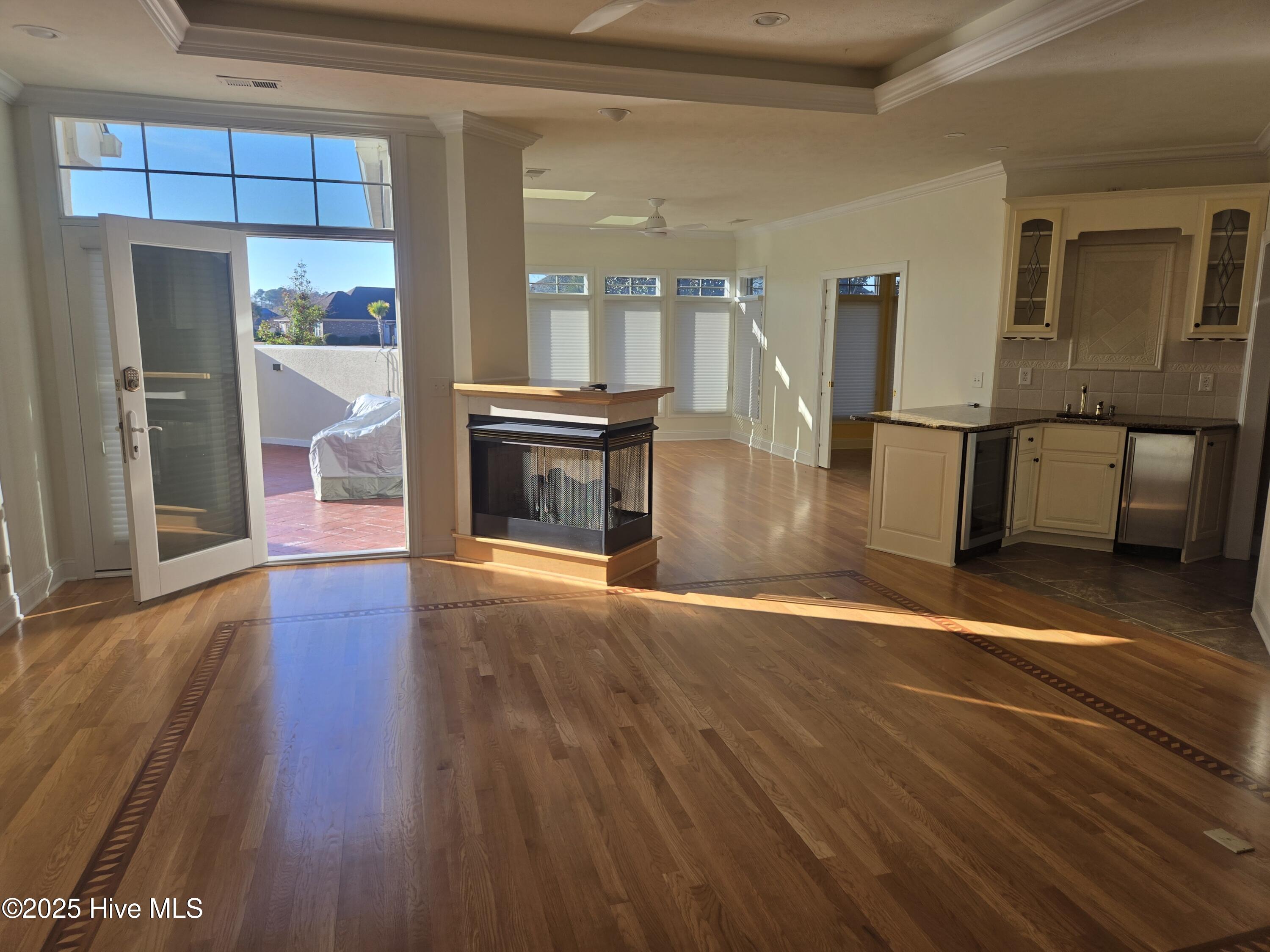 100545211 | Photo 19