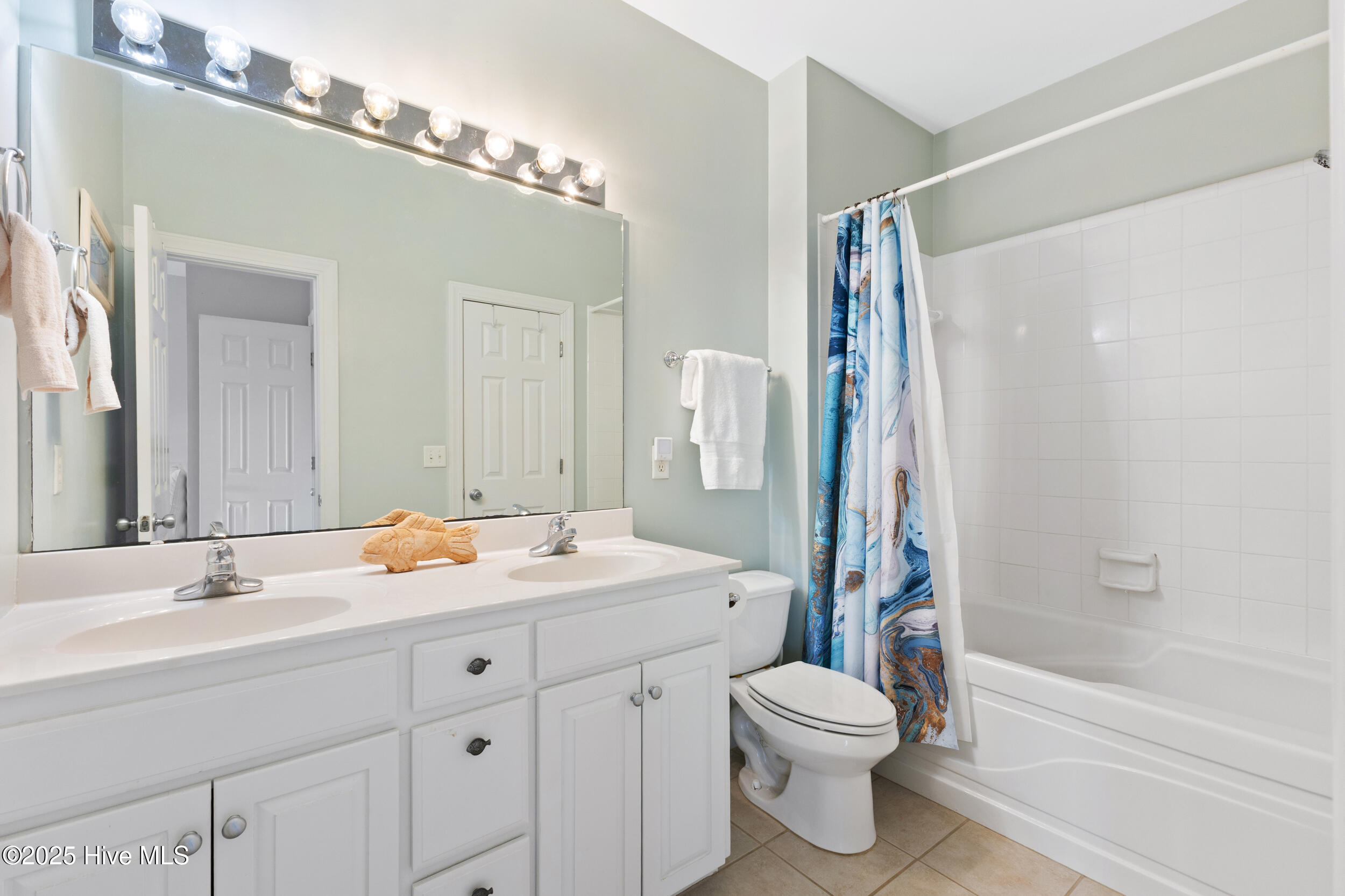 100534719 | Photo 36