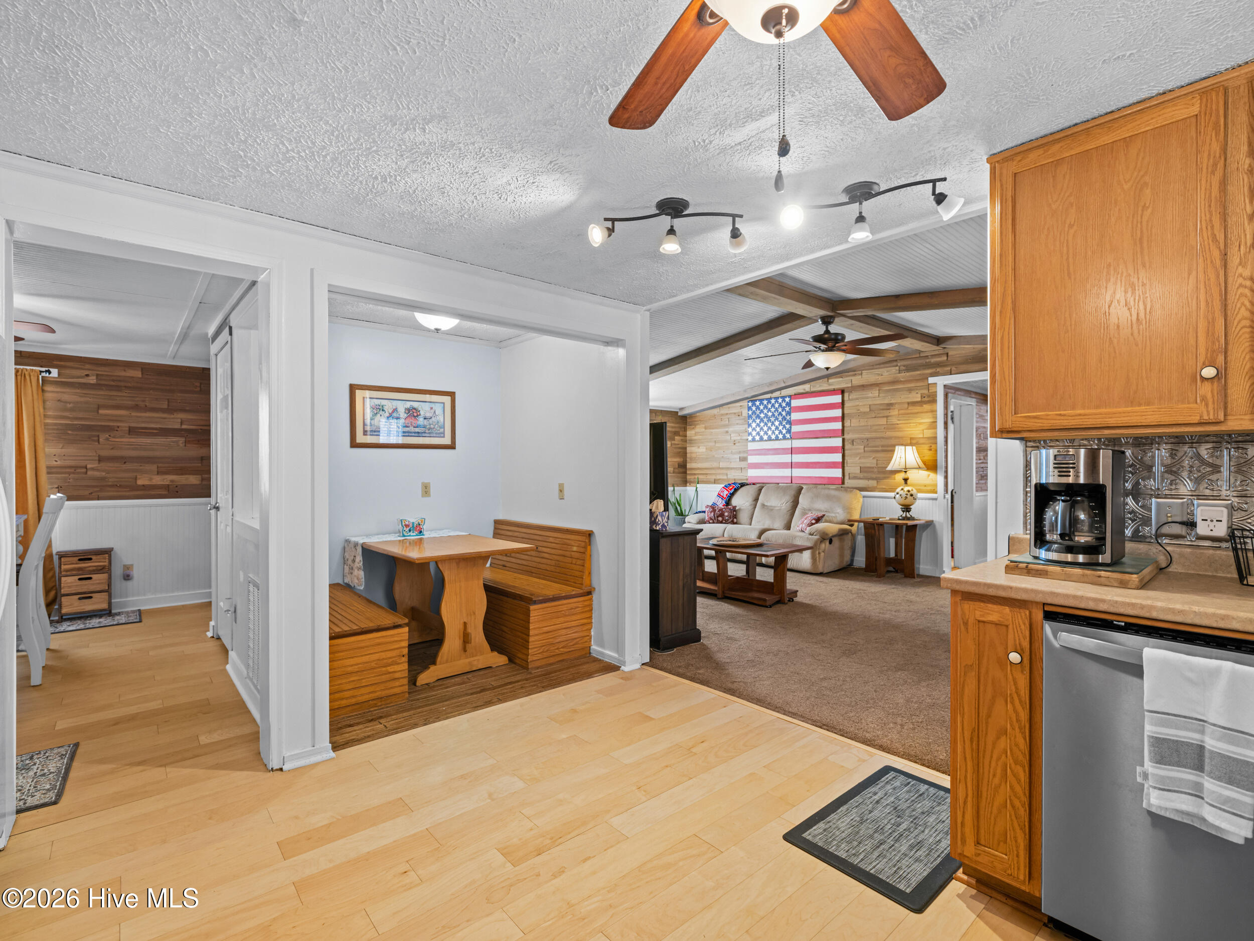 100556387 | Photo 20