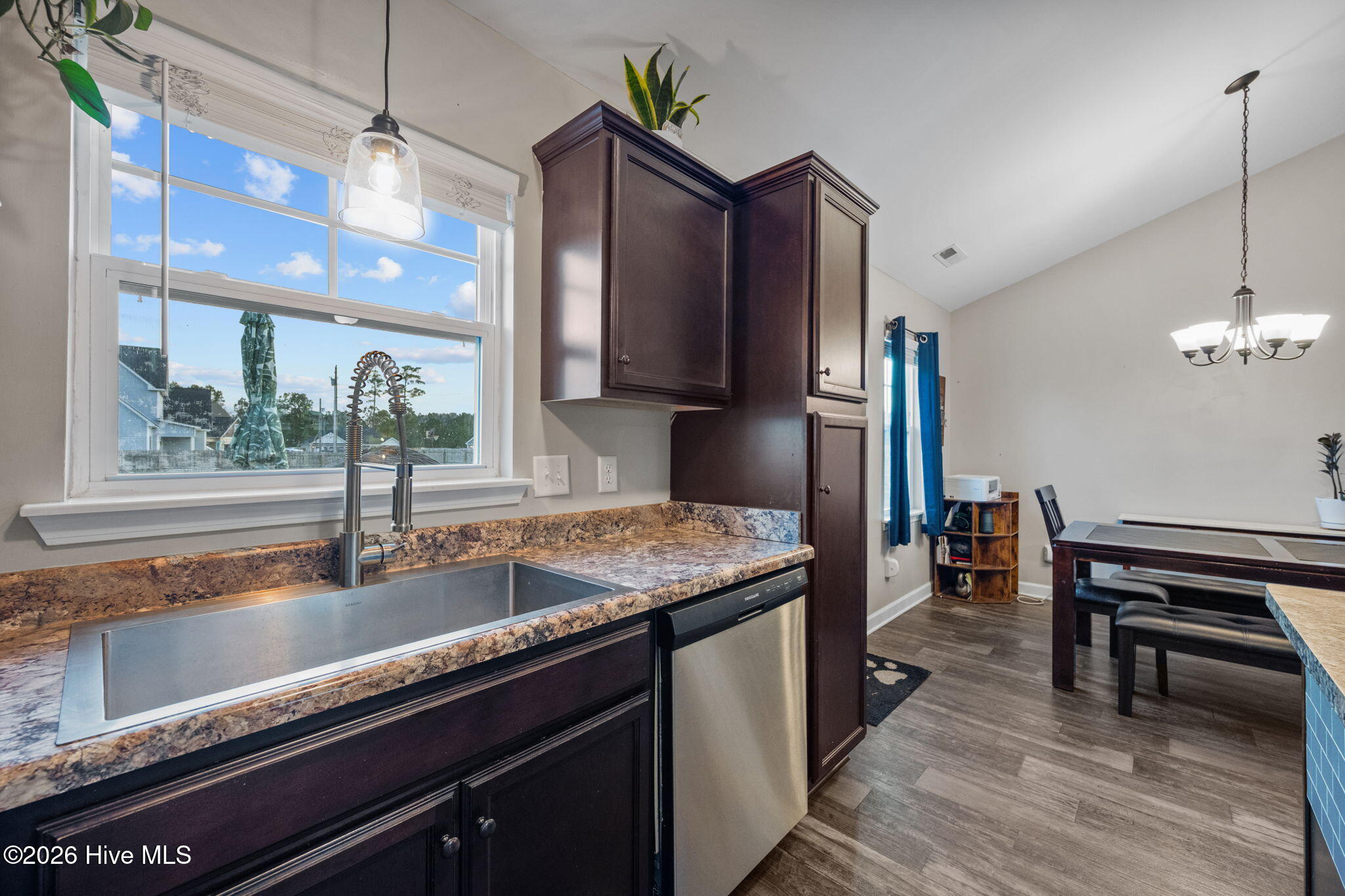 100552246 | Photo 17