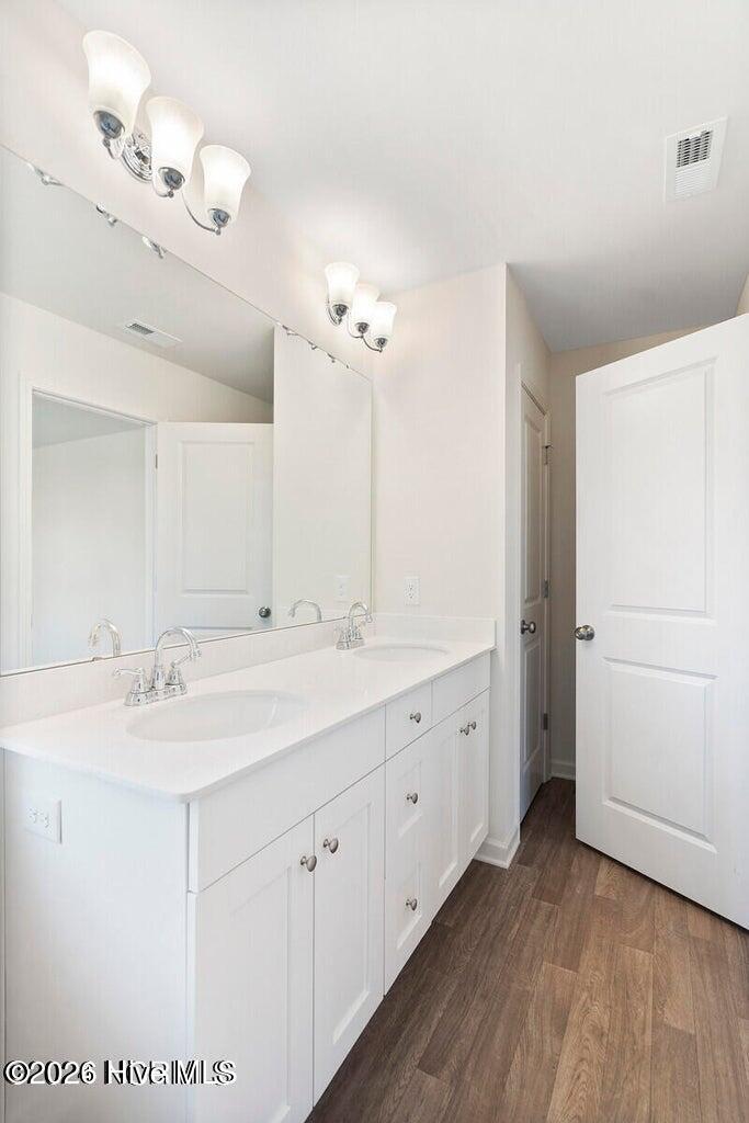 100557368 | Photo 15