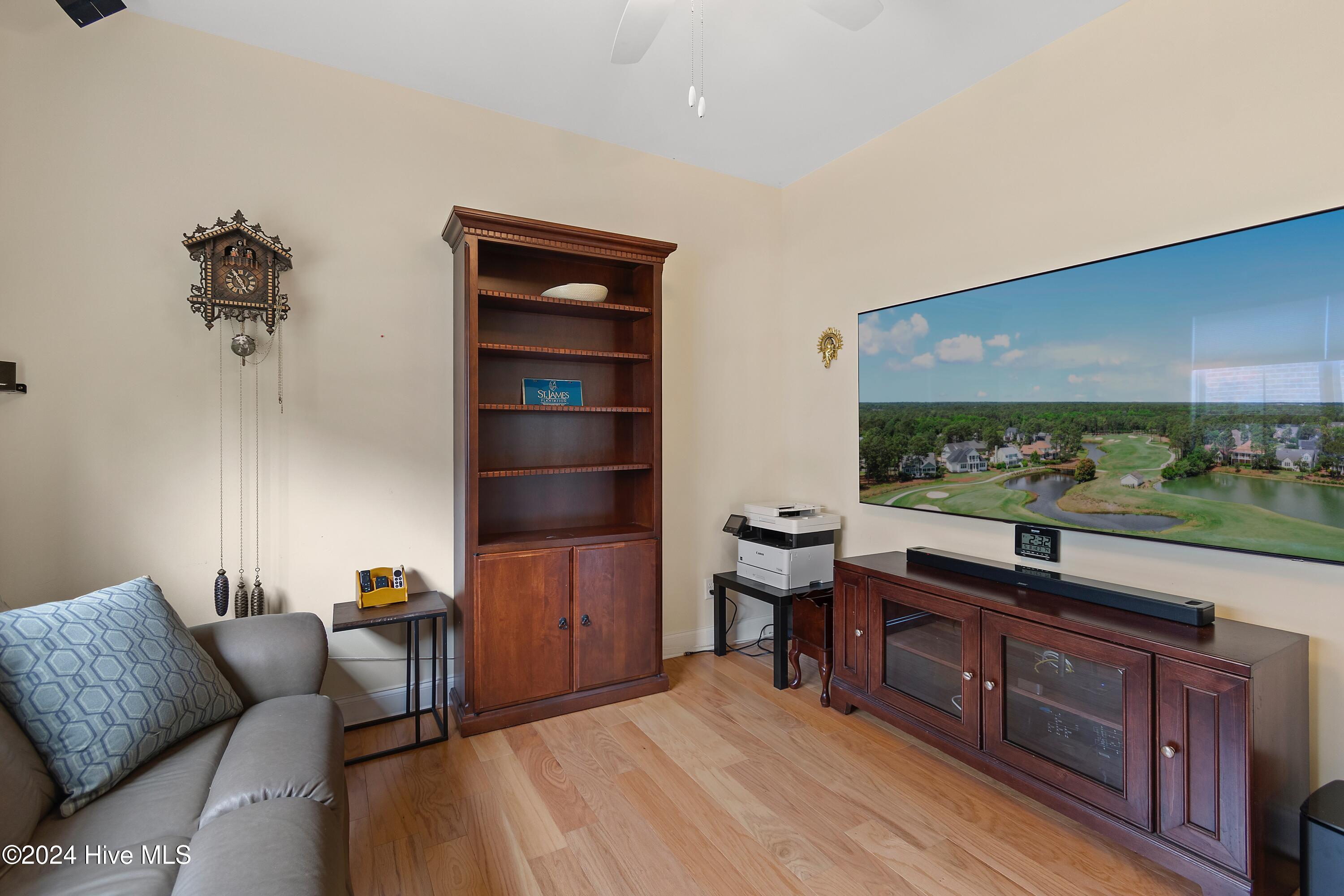 100558312 | Photo 18