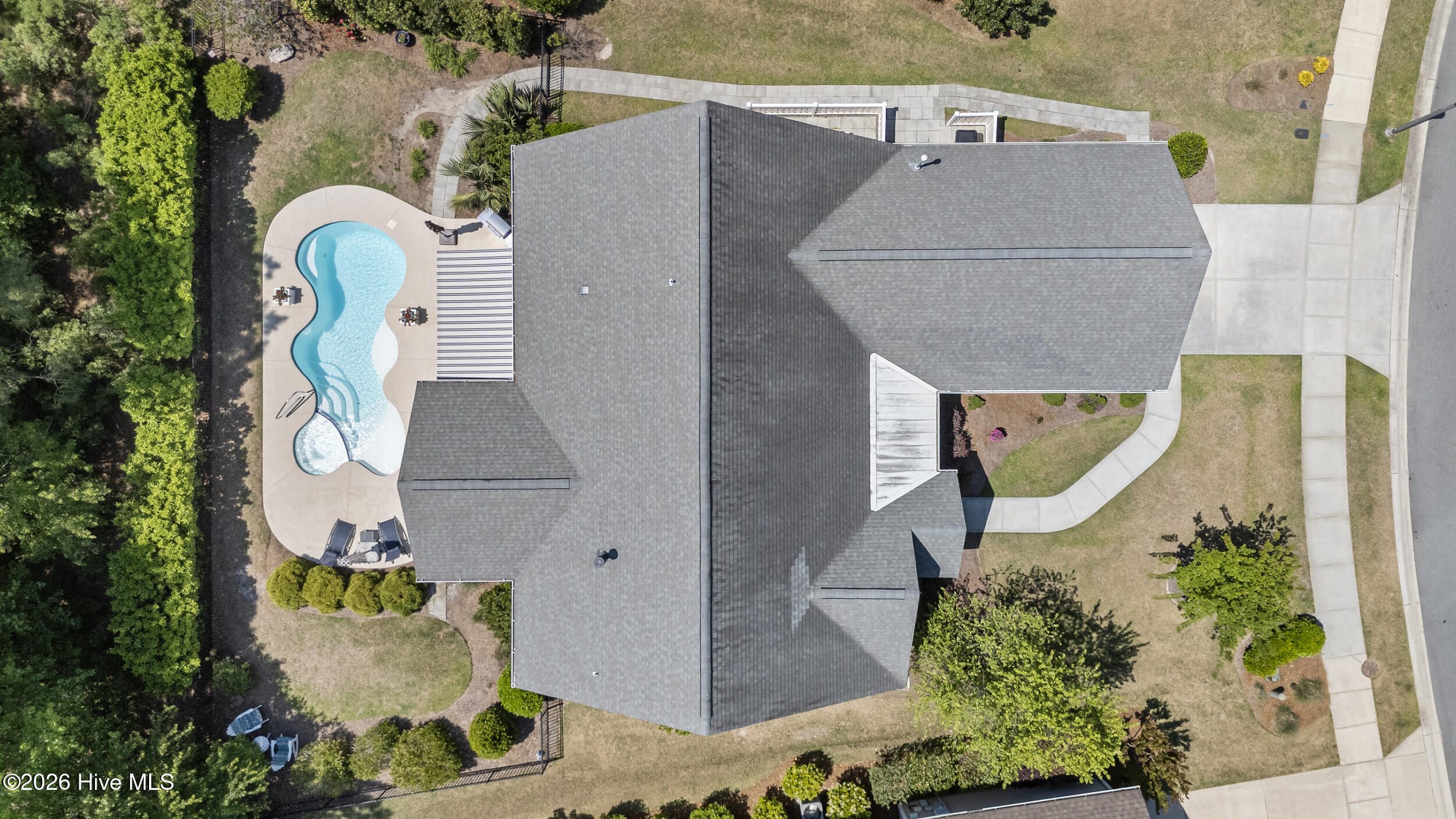 100565647 | Photo 47