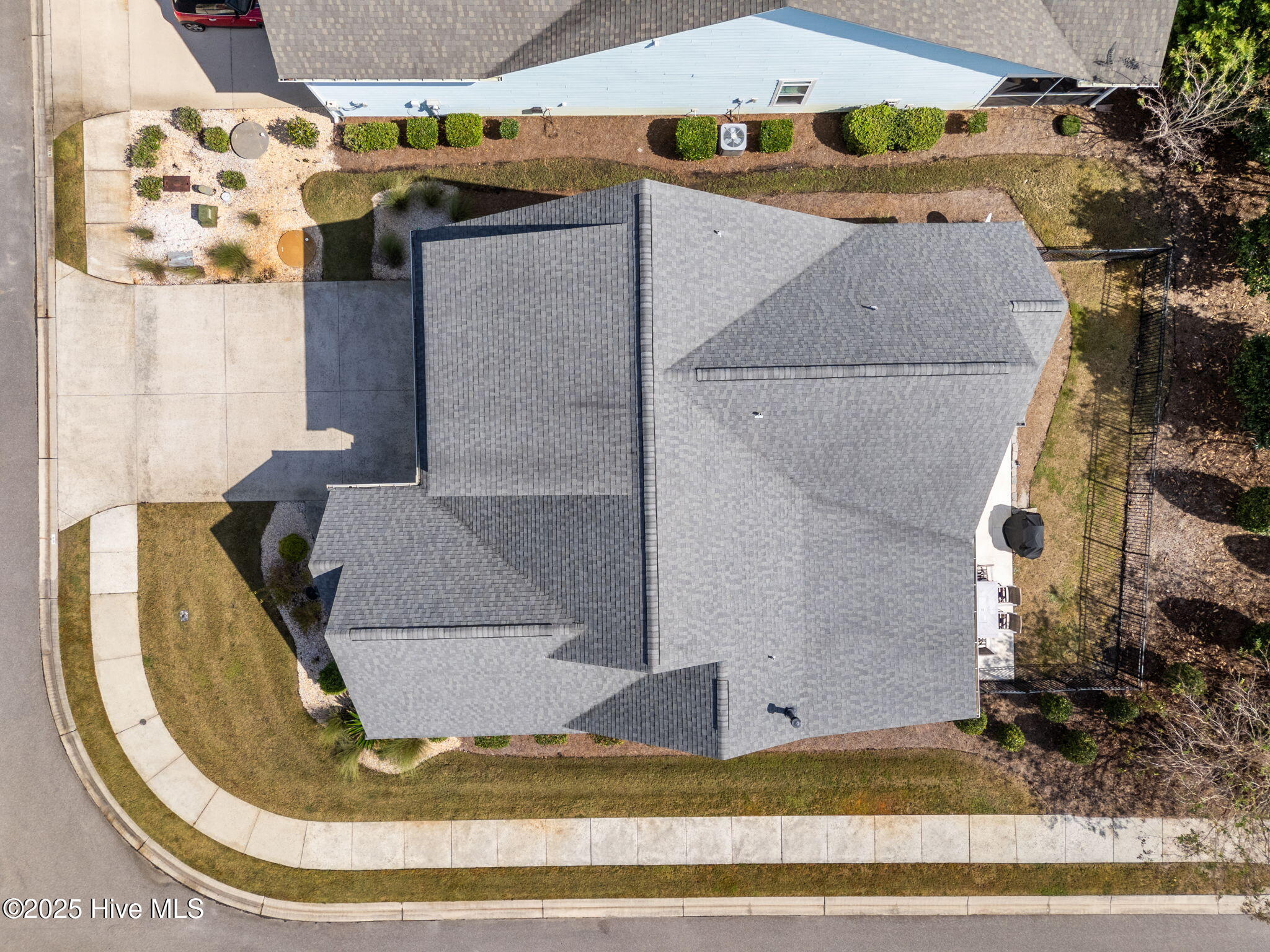 100534405 | Photo 44