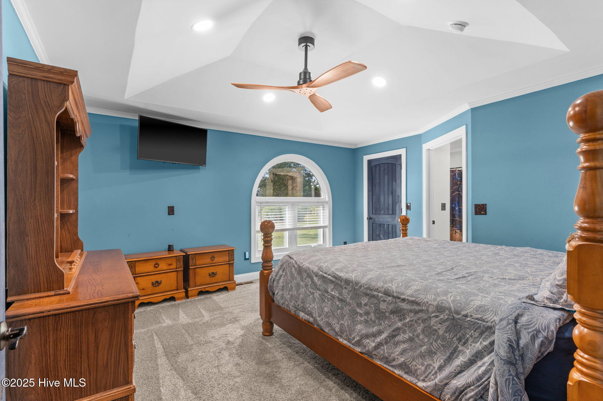 100532897 | Photo 36