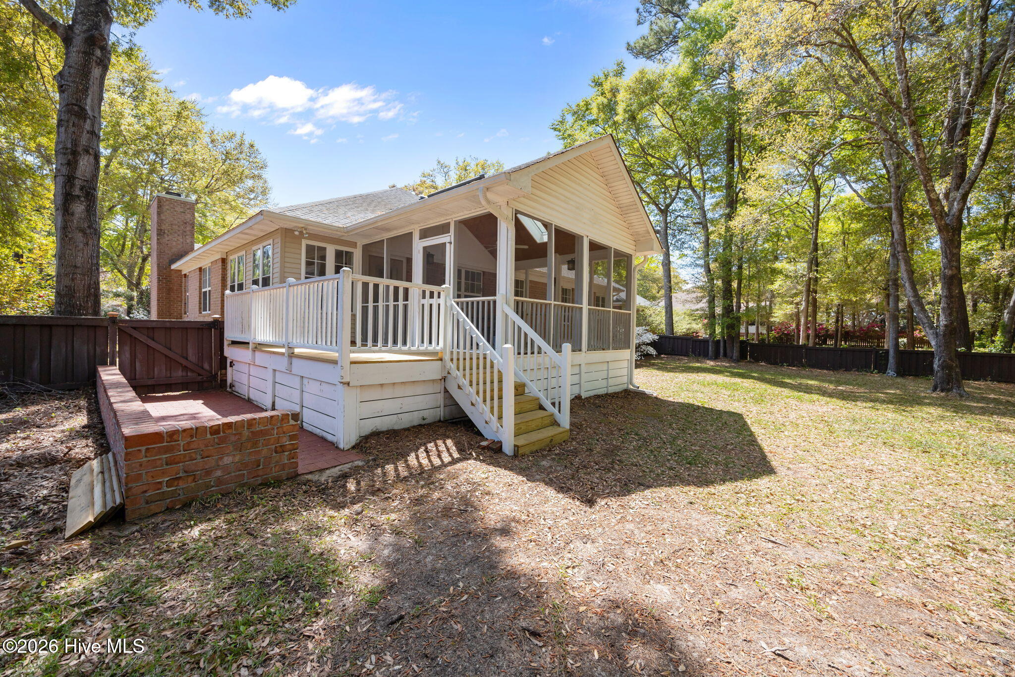 100565188 | Photo 36