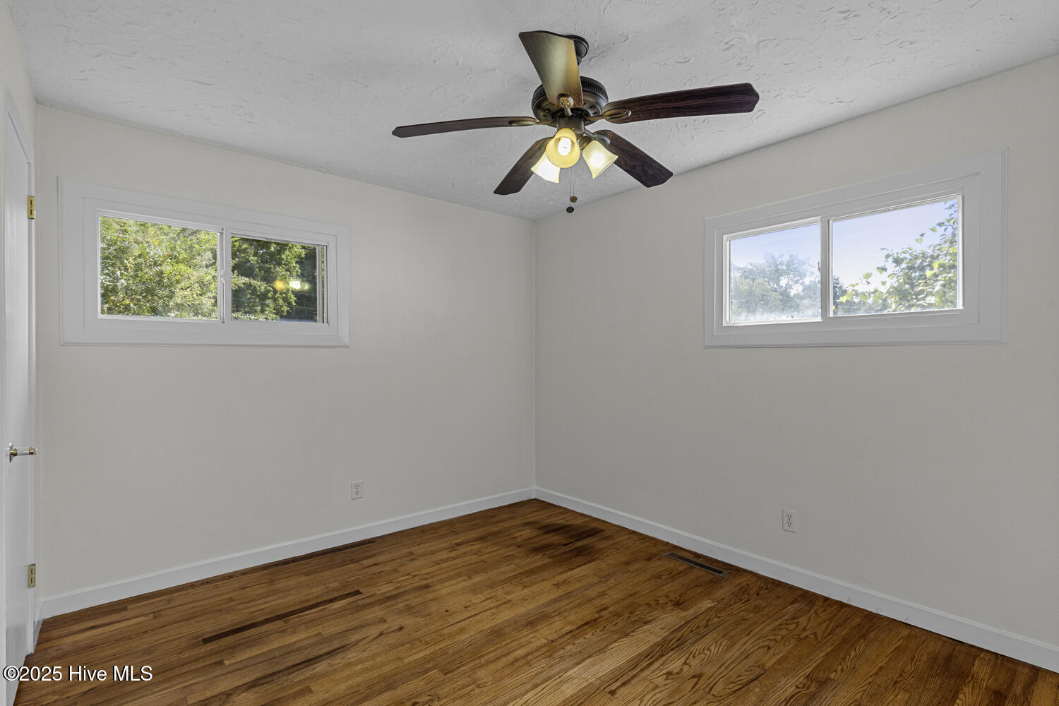 100531515 | Photo 17