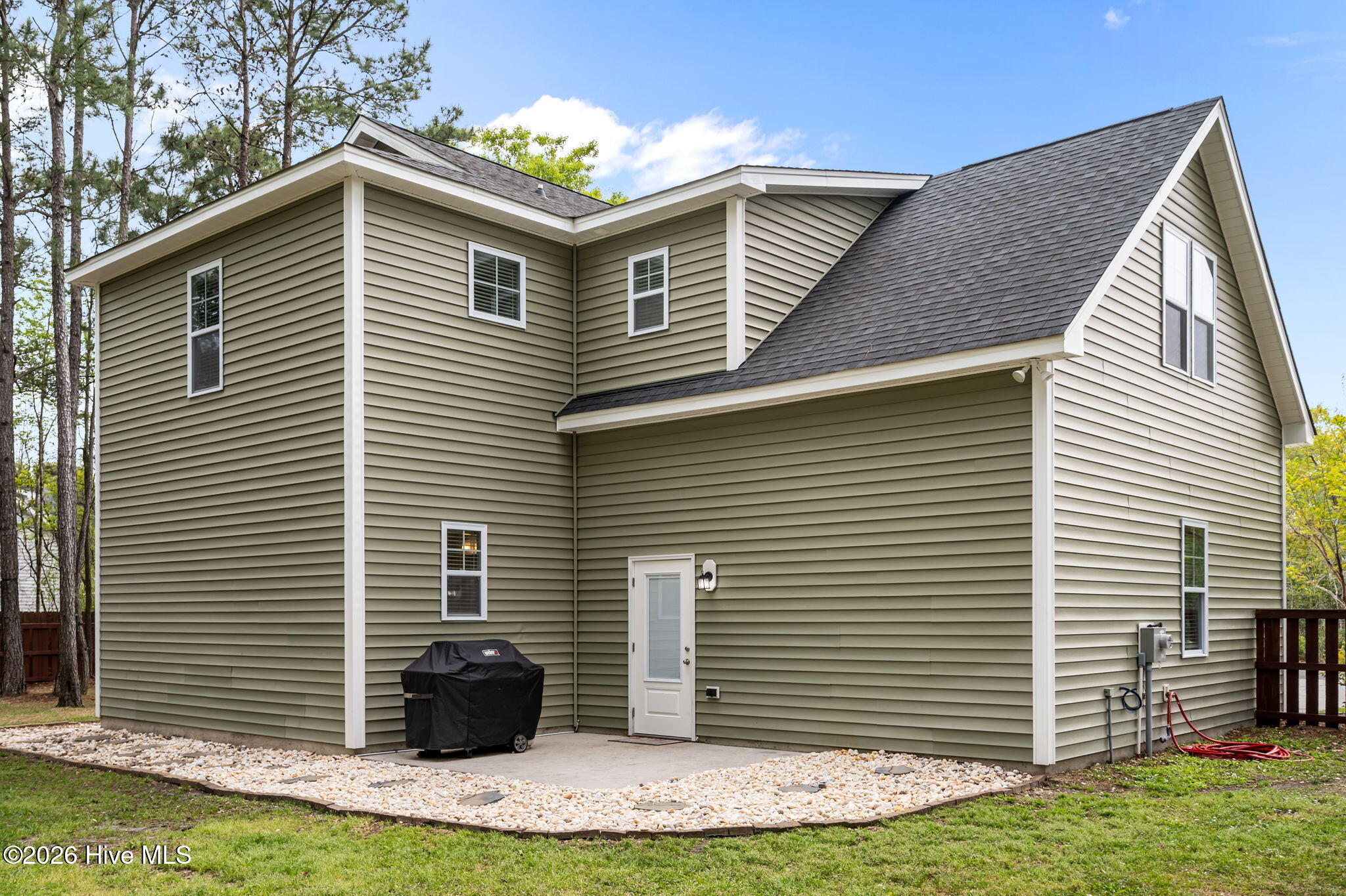 100565759 | Photo 37