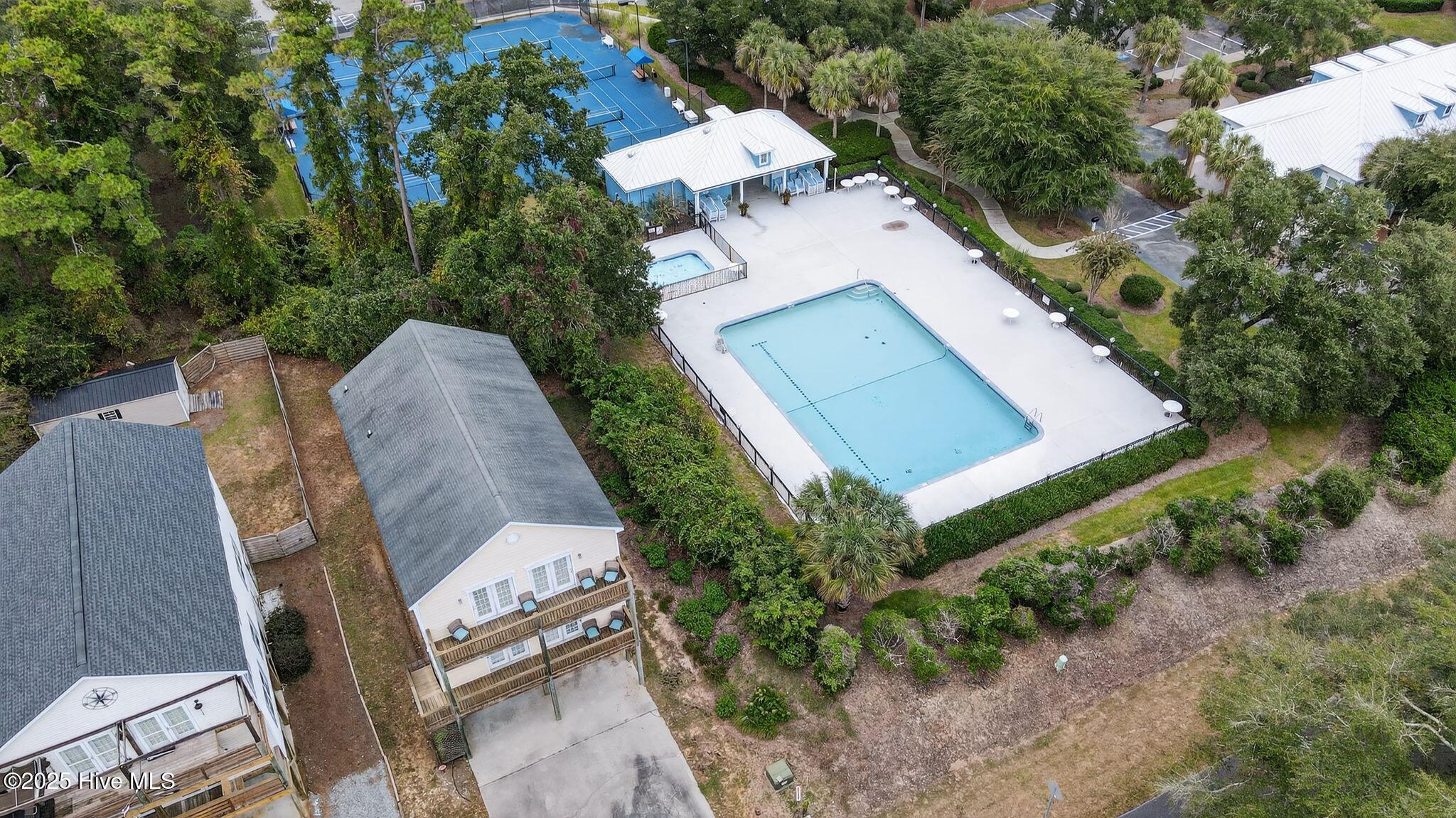 100540046 | Photo 37