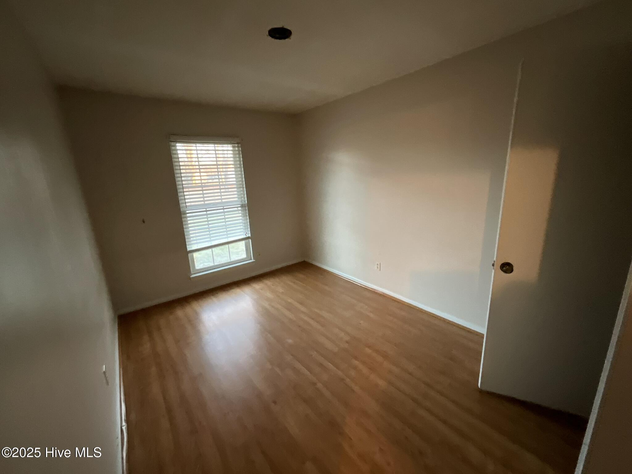 100546587 | Photo 13