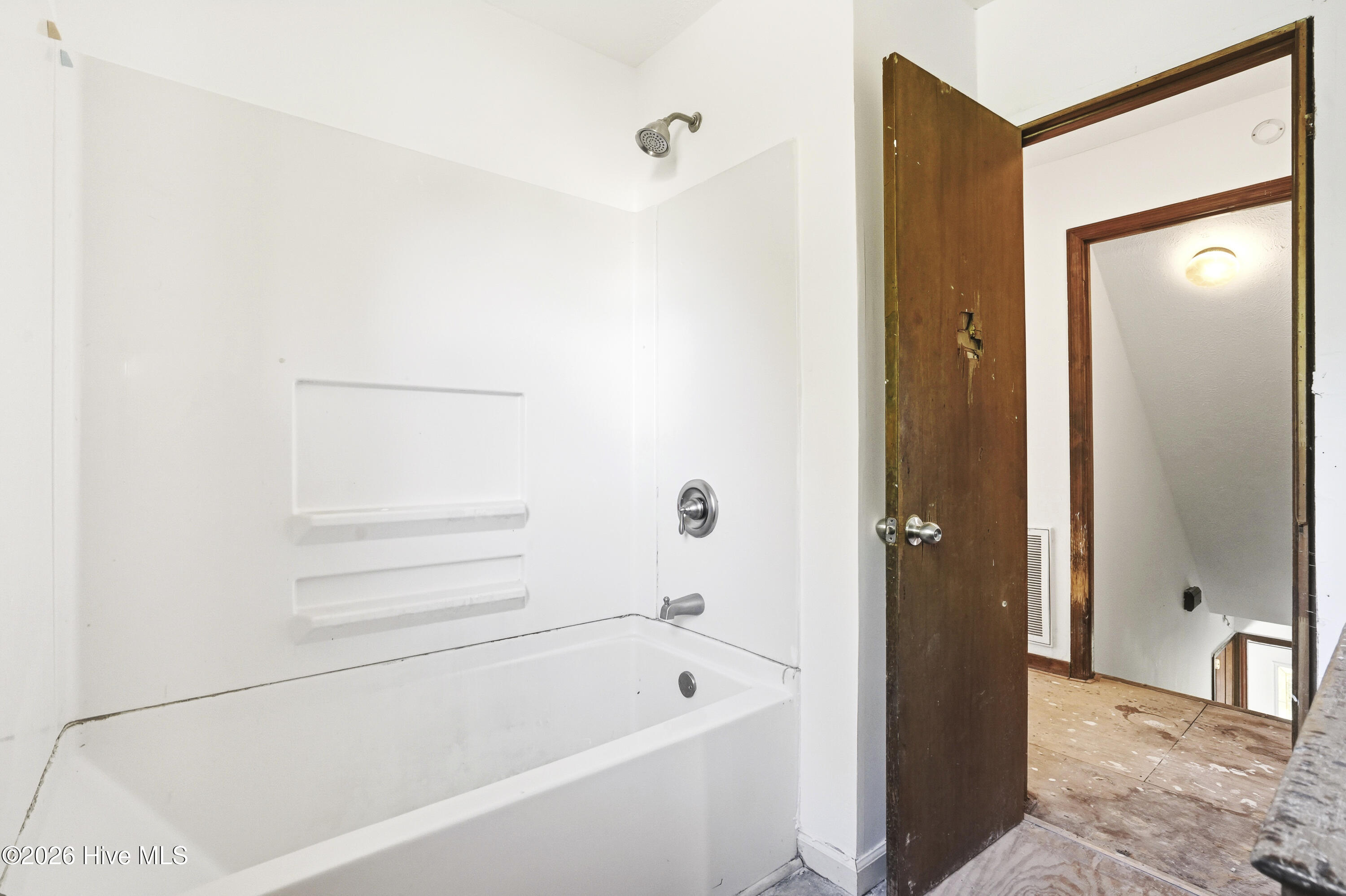 100568902 | Photo 31