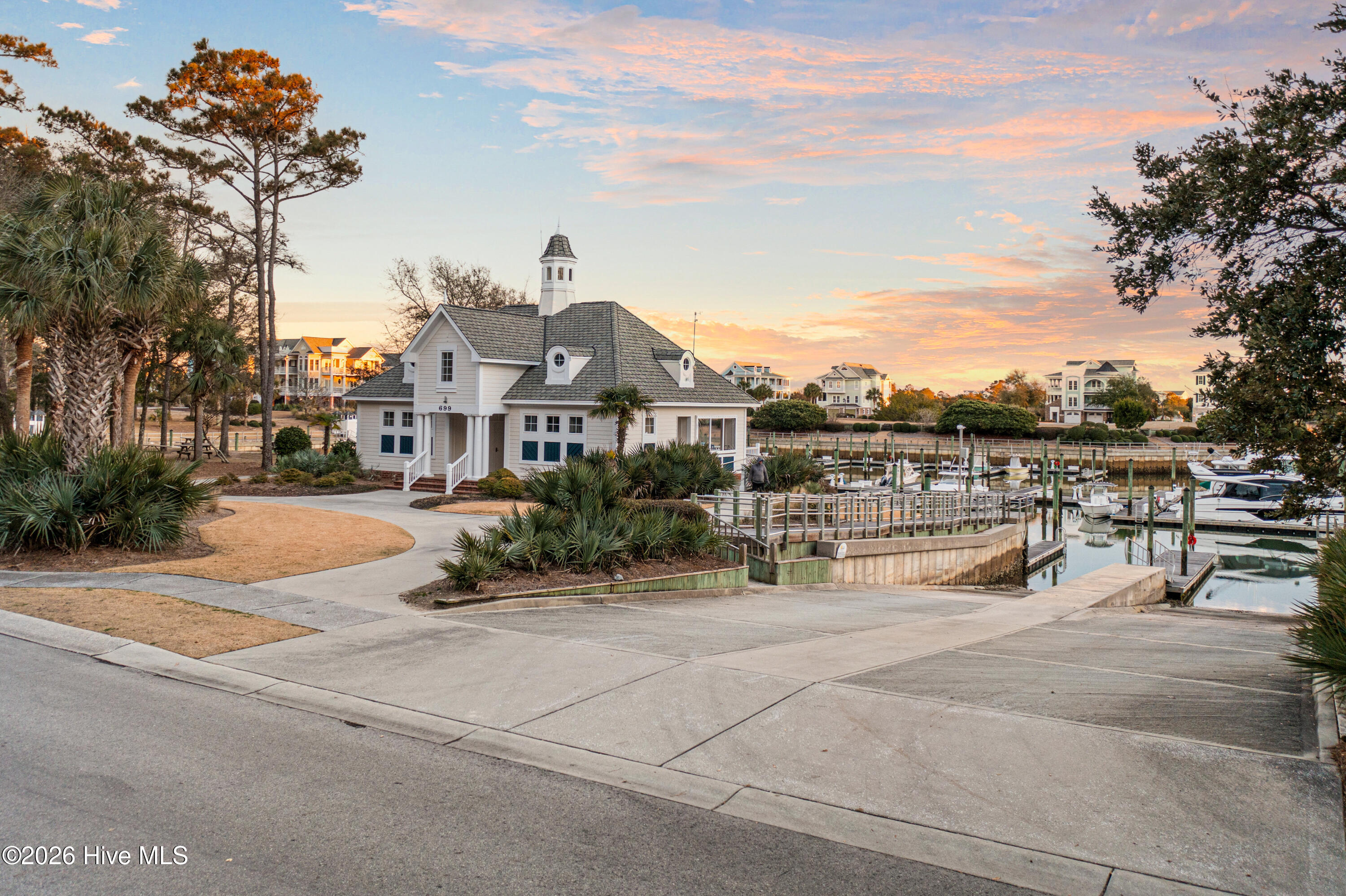 100560596 | Photo 64