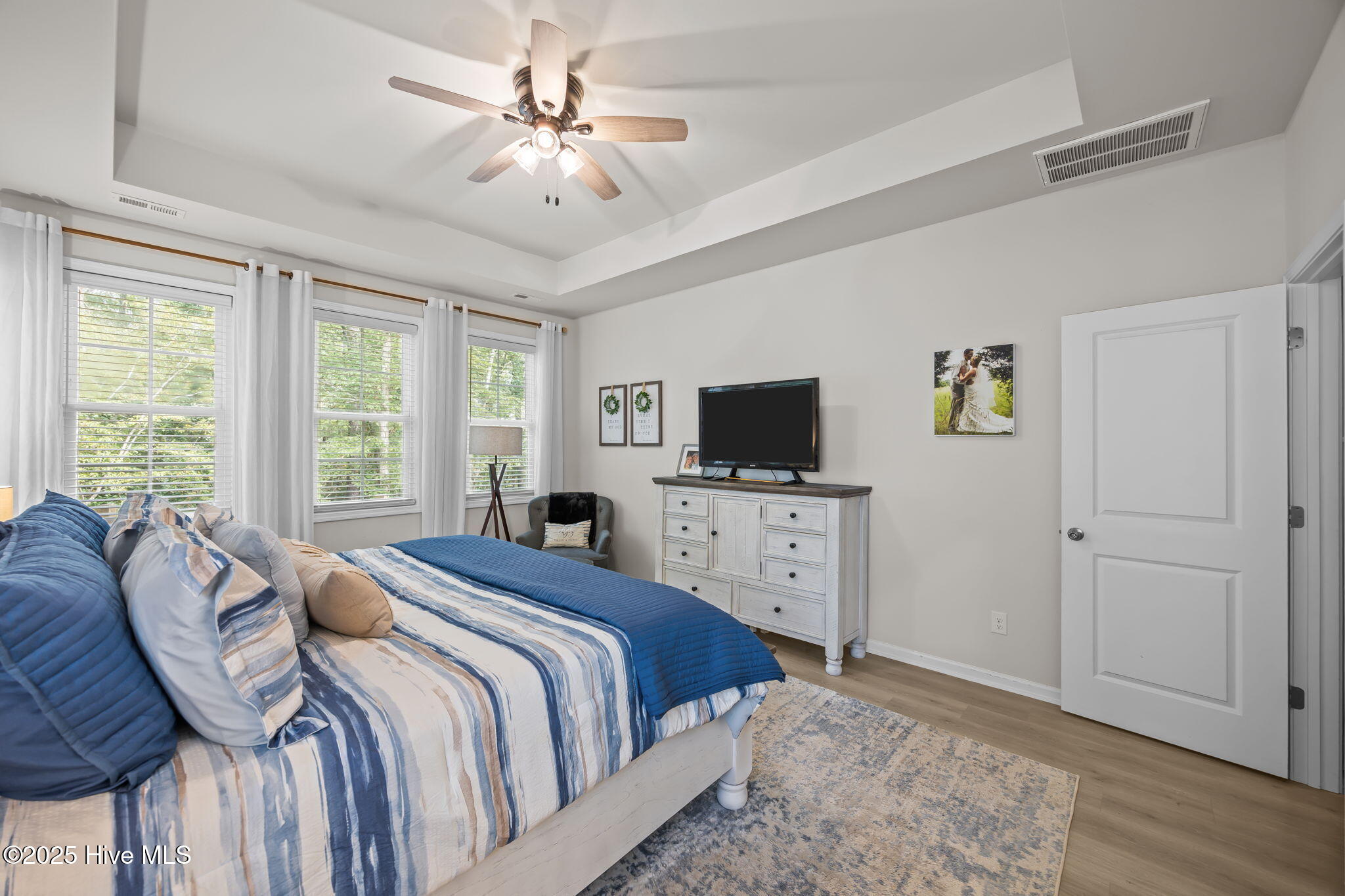 100535538 | Photo 23