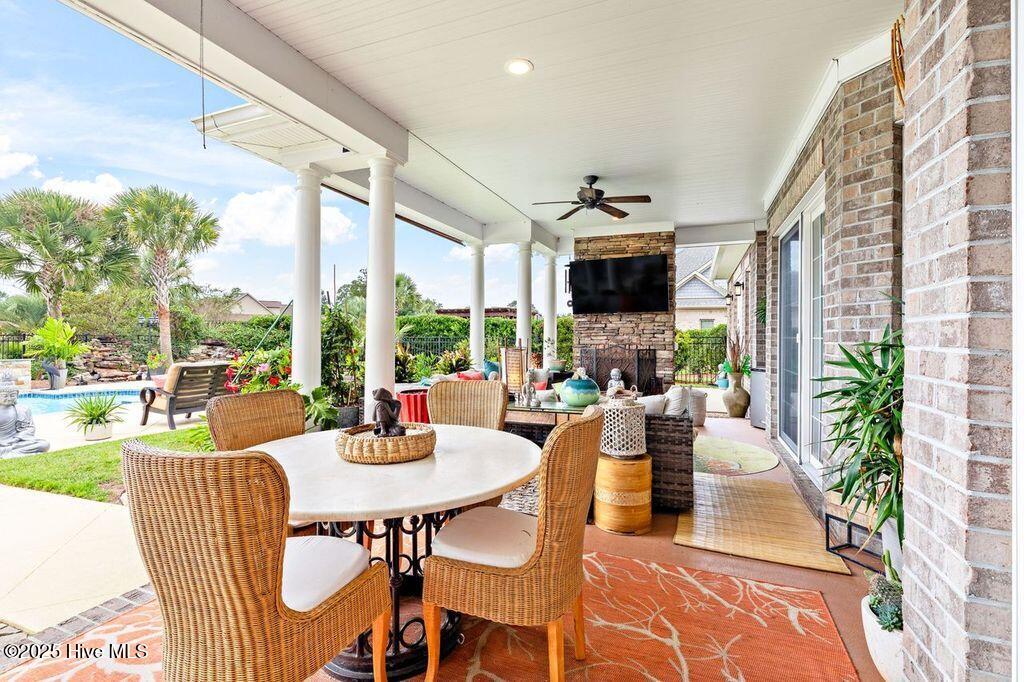 100534476 | Photo 46