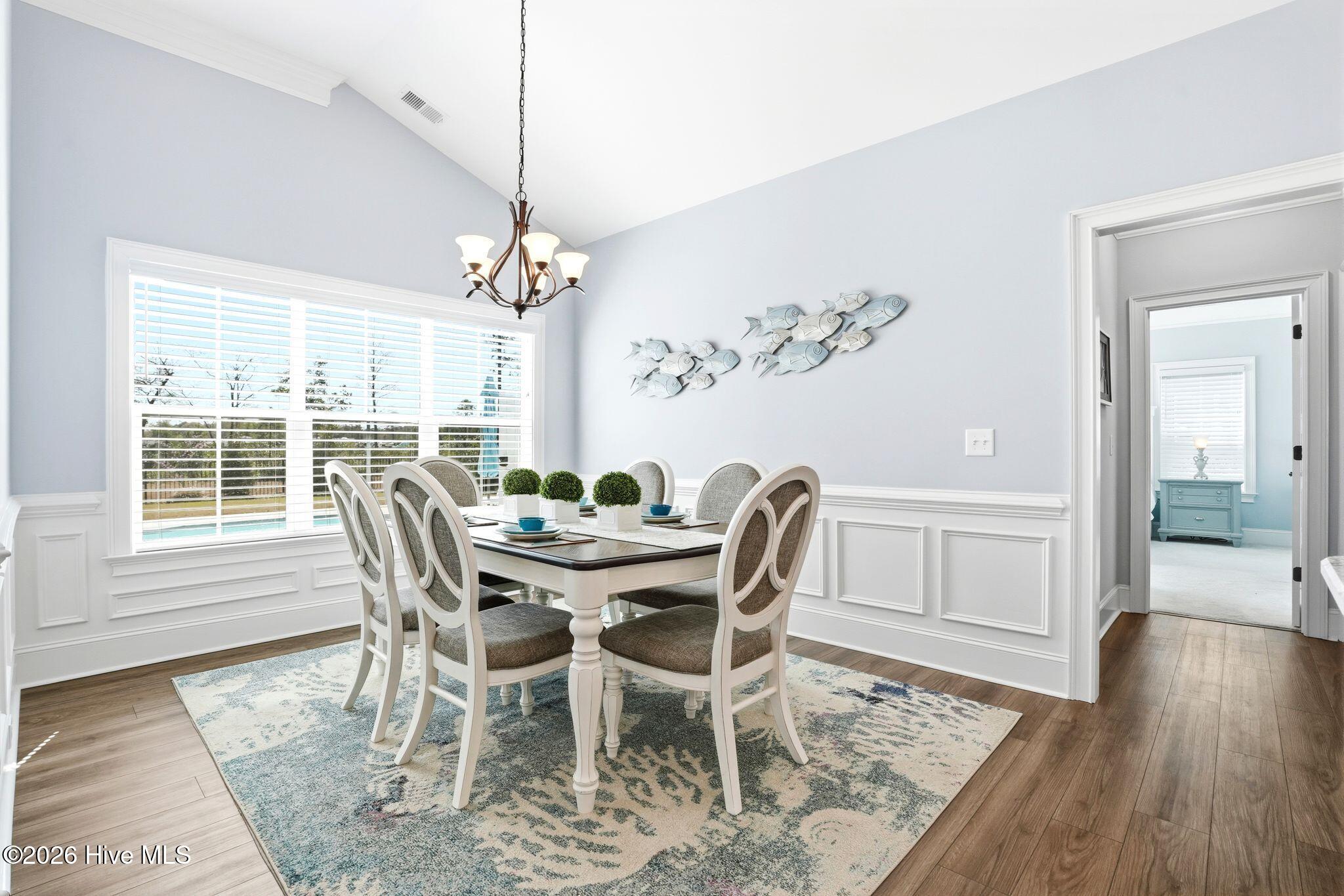 100563087 | Photo 17