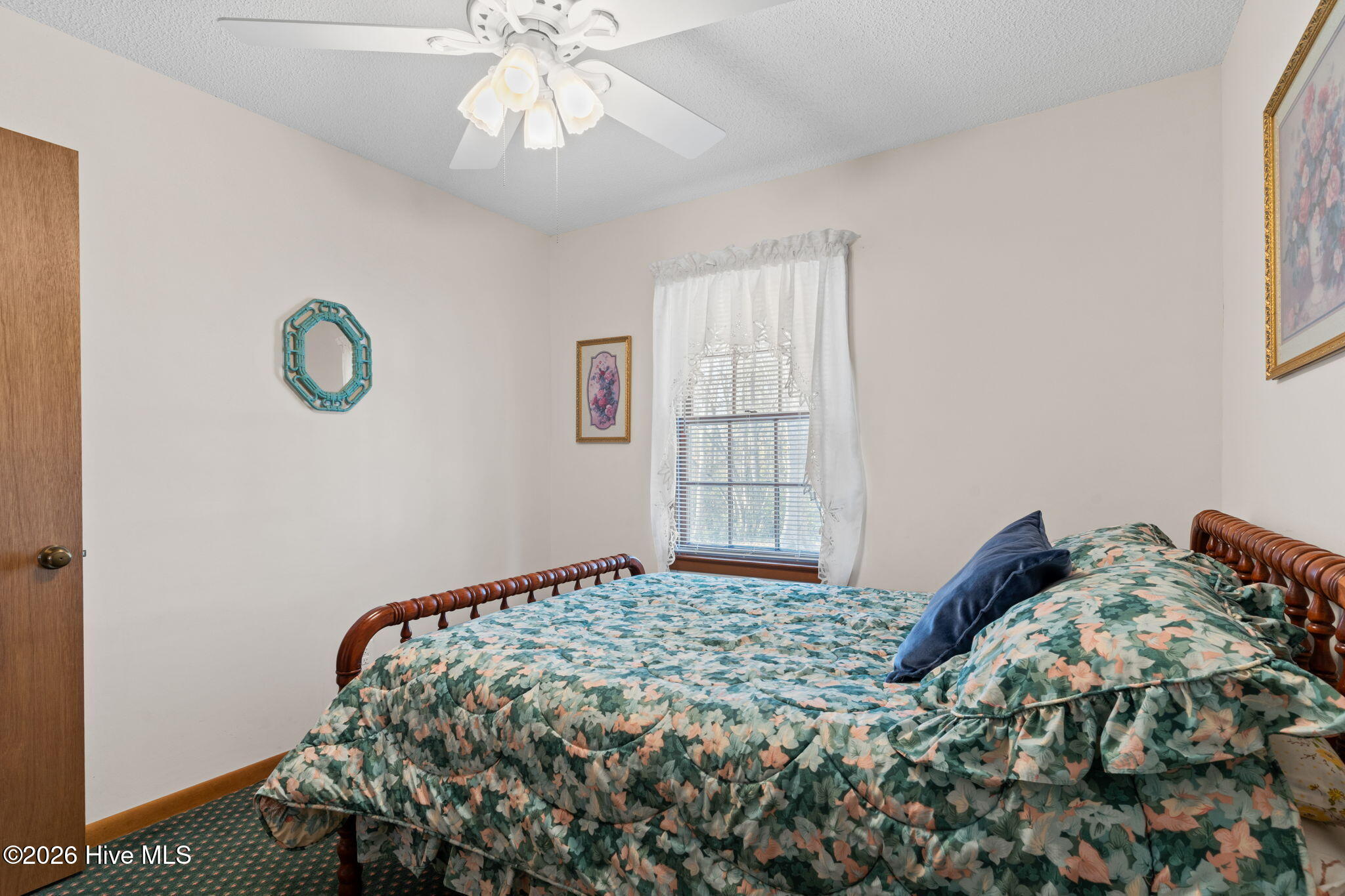 100551334 | Photo 24