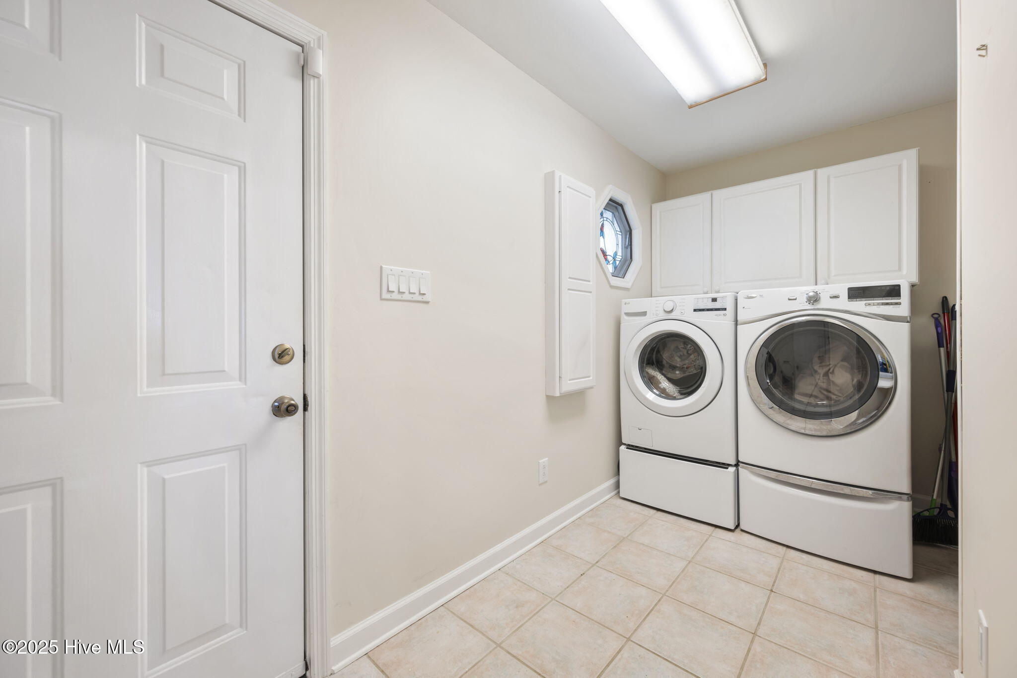 100546125 | Photo 34