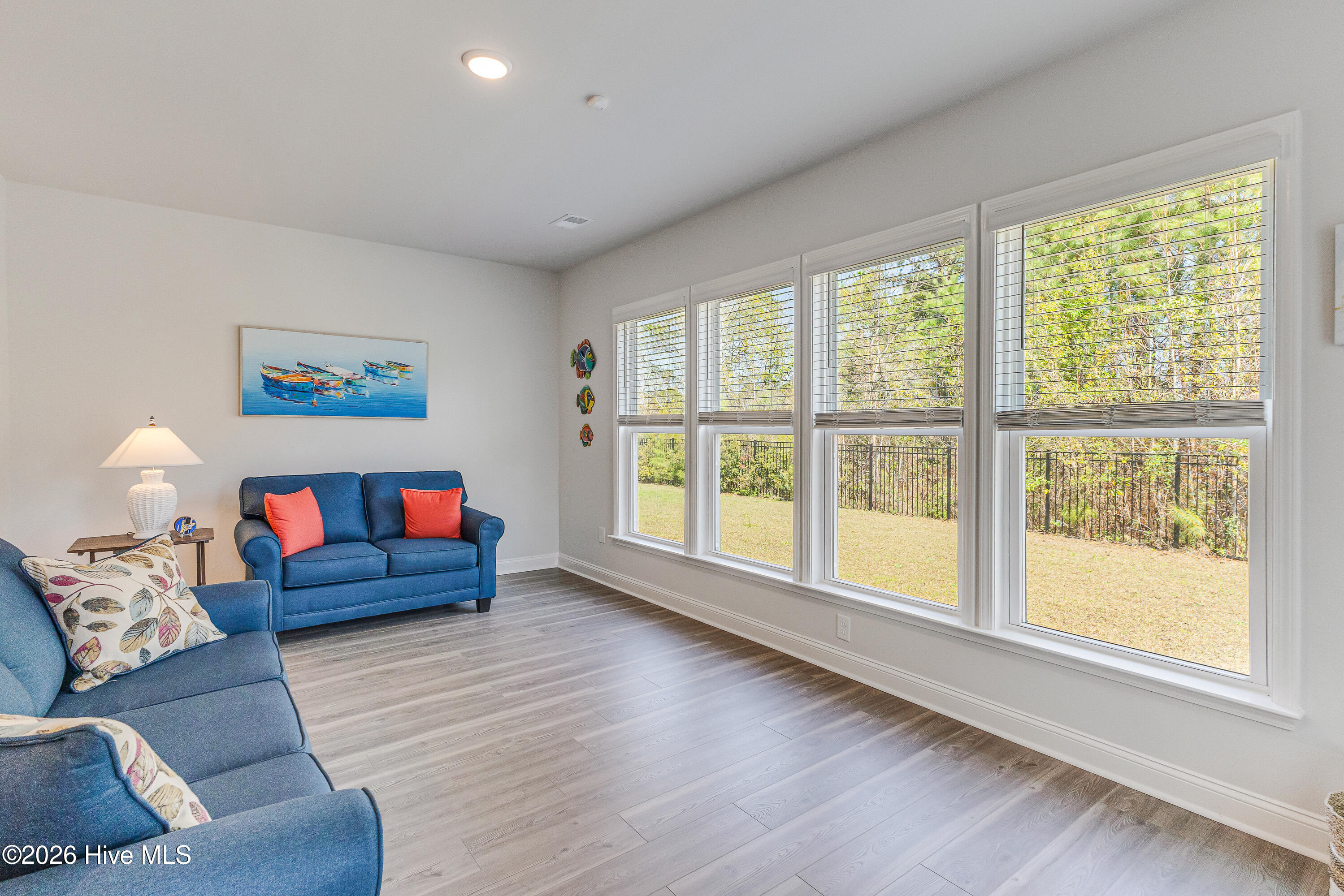 100559661 | Photo 16