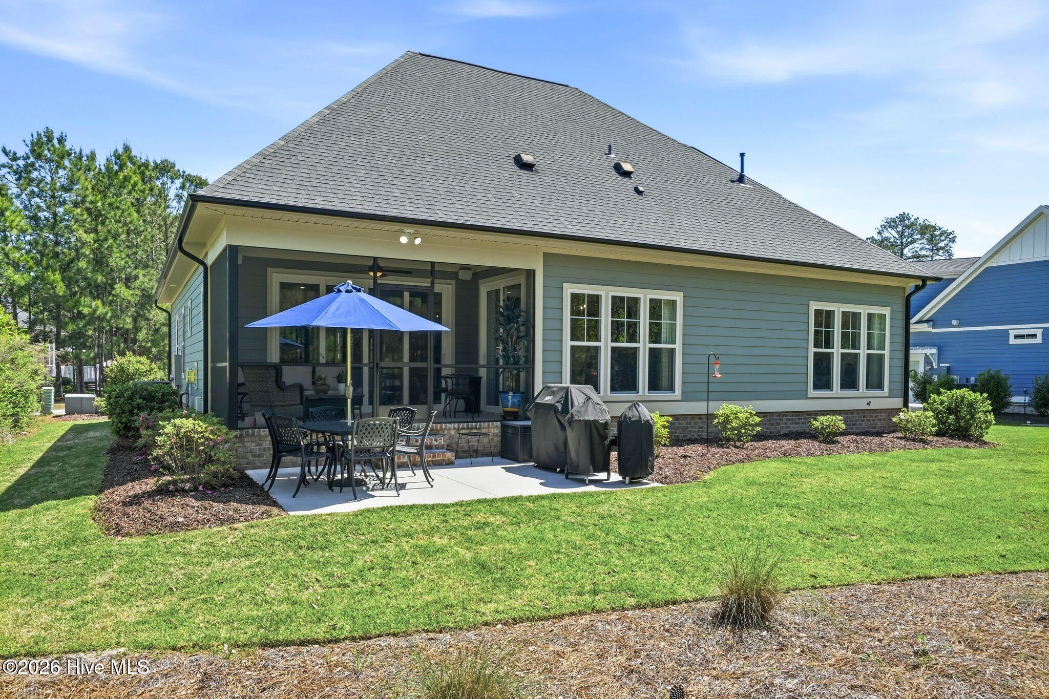 100569004 | Photo 58