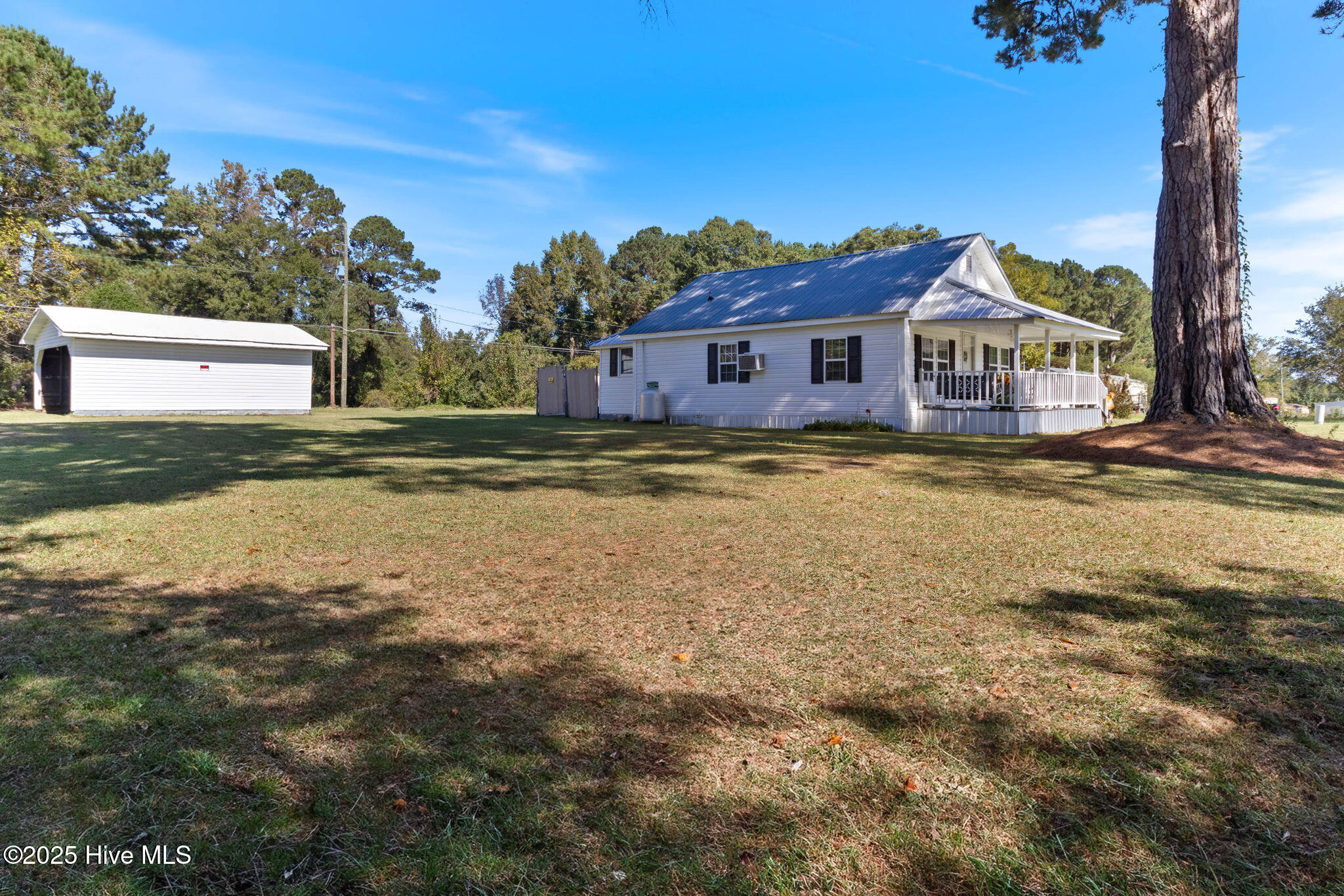 Homes for sale in Bladenboro, NC | 410 Elizabethtown Rd, Bladenboro, NC 28320 | MLS# 100534710