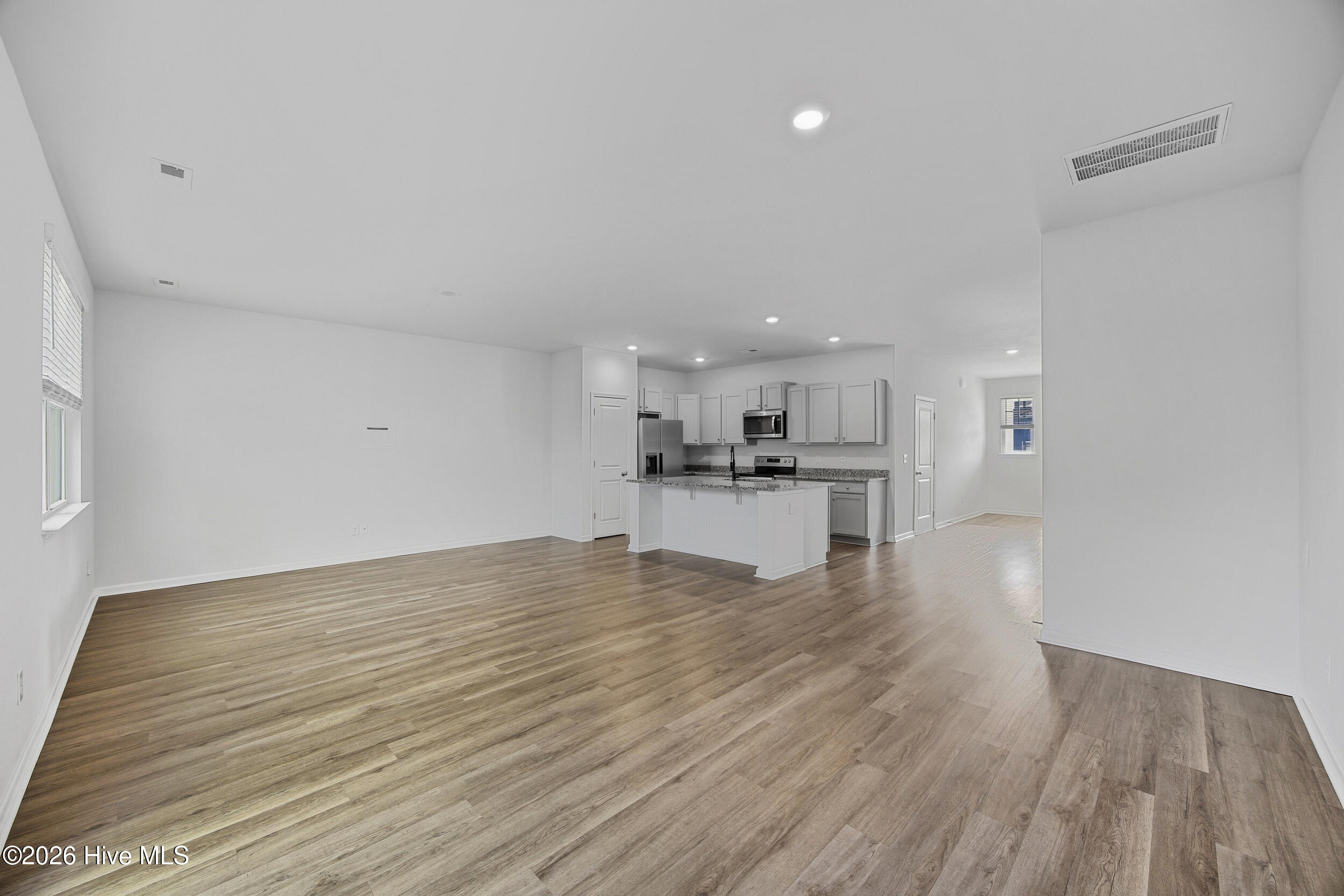 100566602 | Photo 13