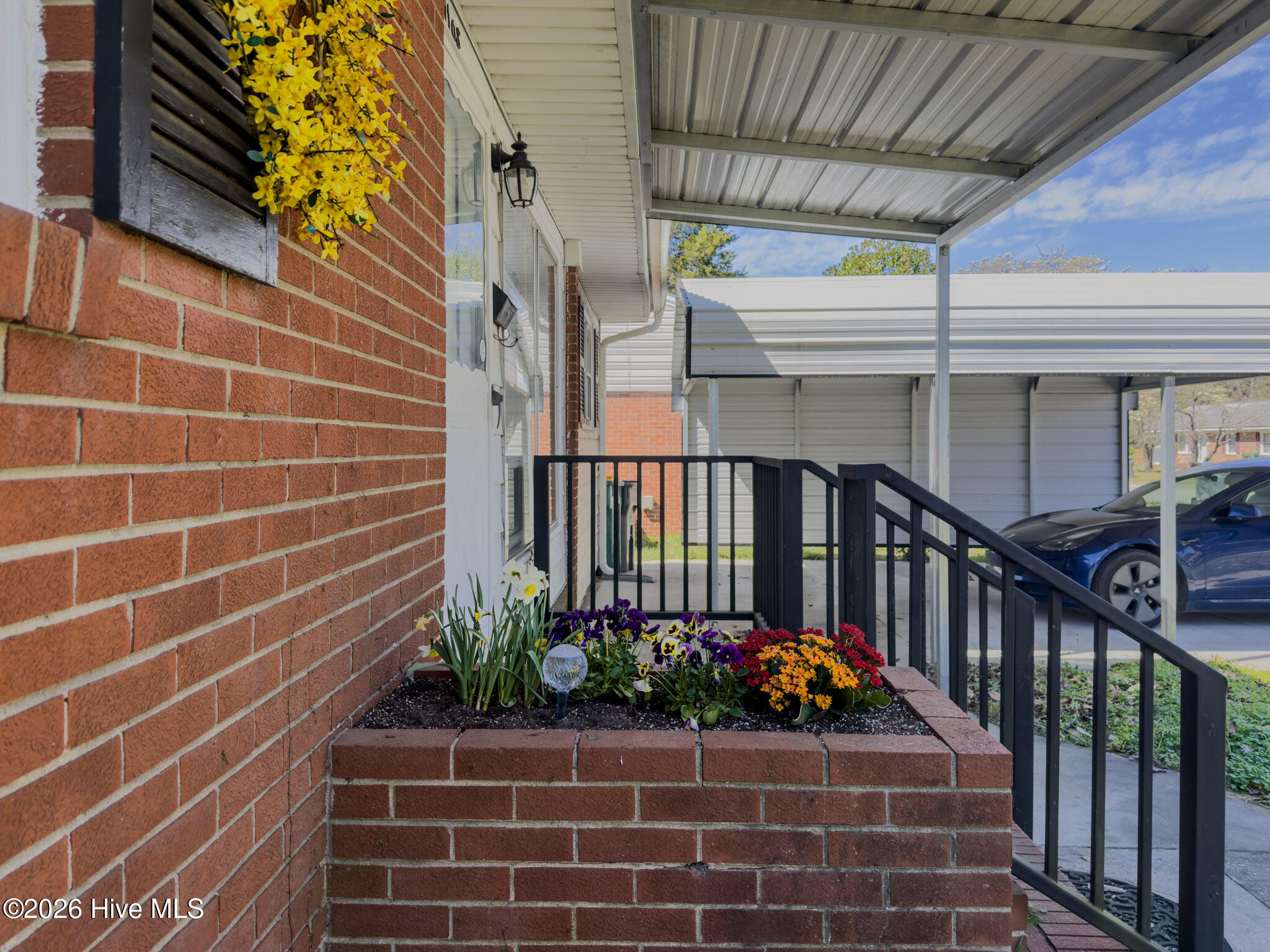 100560249 | Photo 19