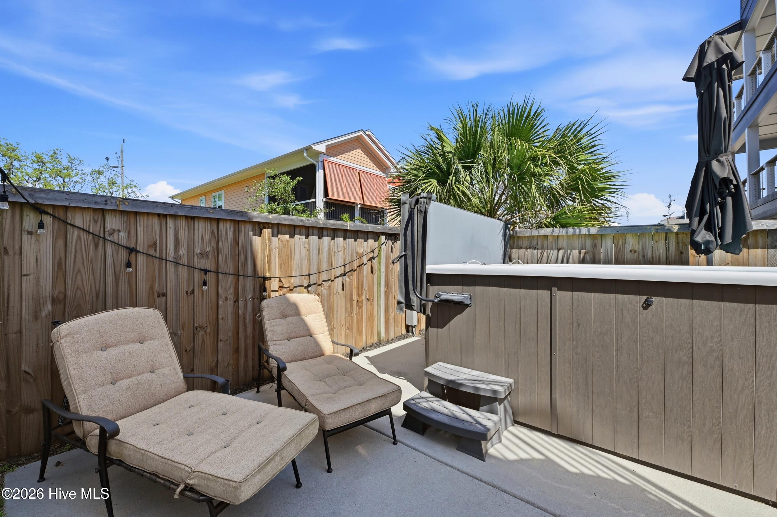 100568408 | Photo 51