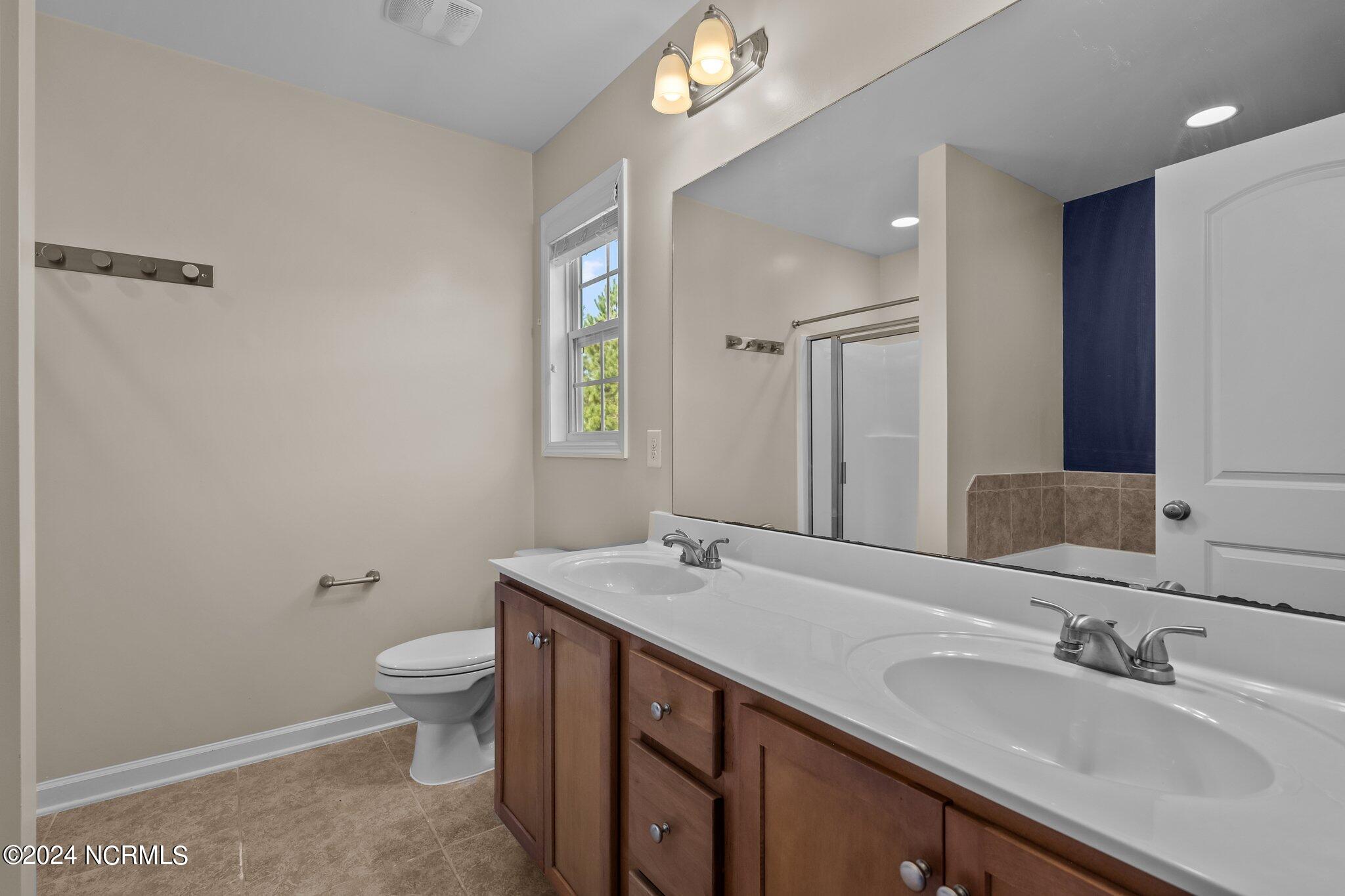 100544089 | Photo 18