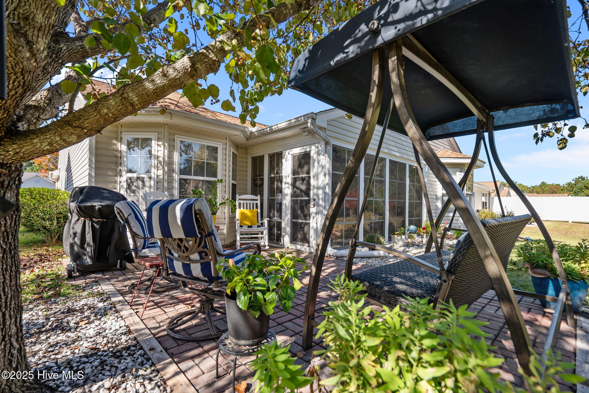 100540137 | Photo 36