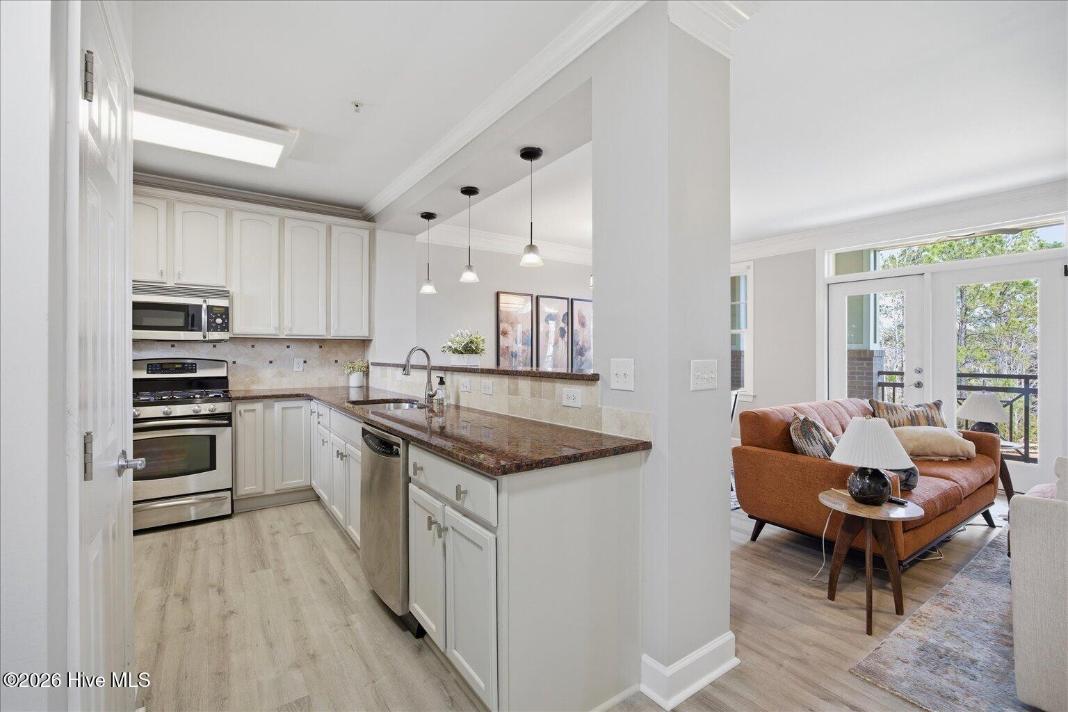 100561305 | Photo 13