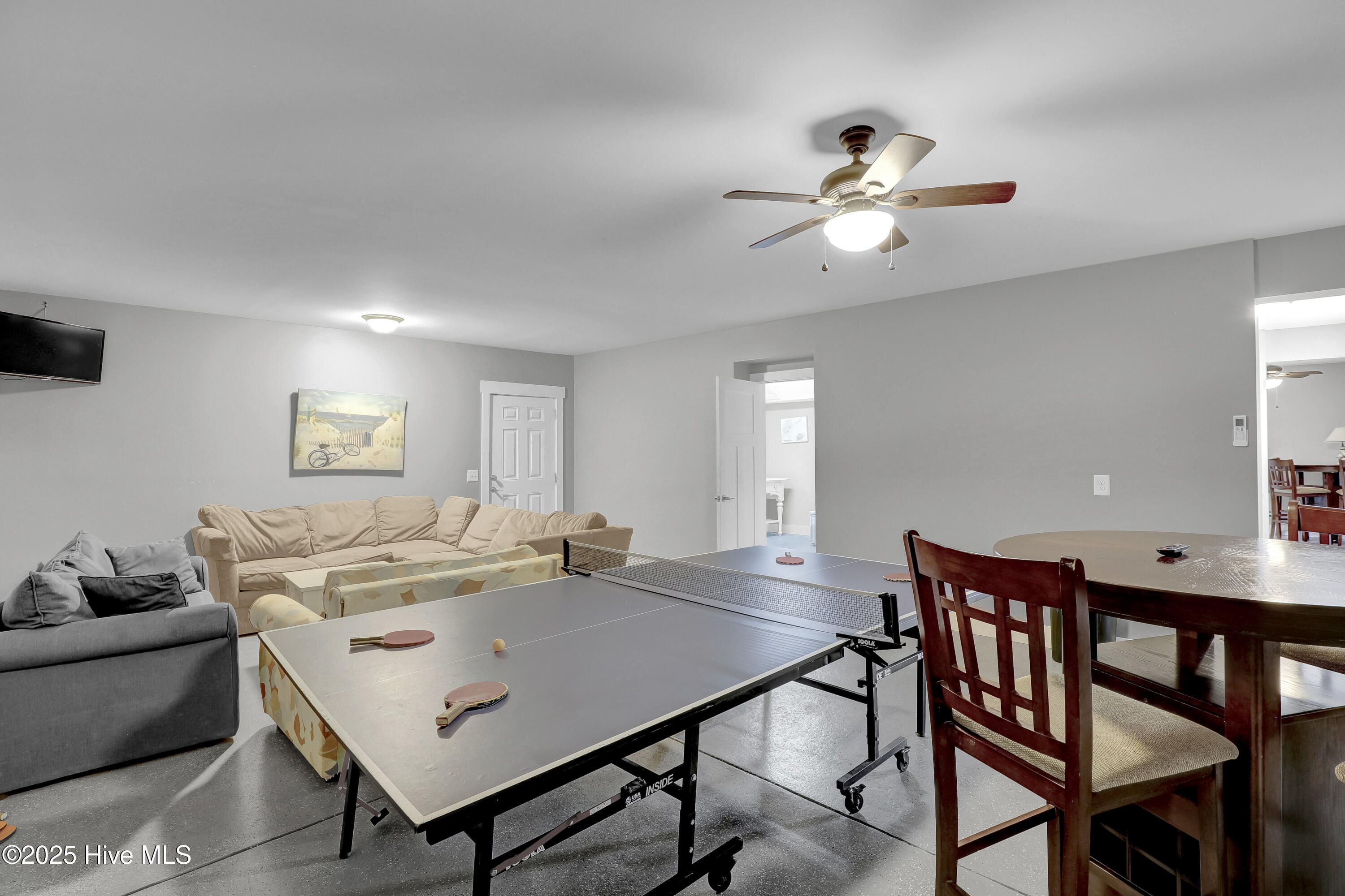 100538324 | Photo 53