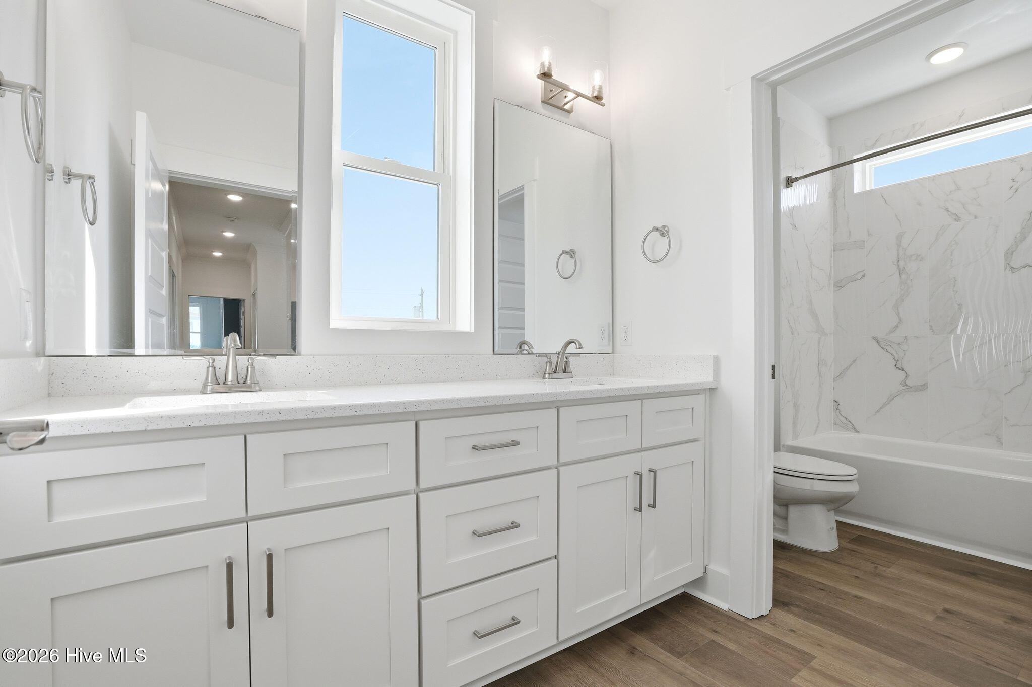 100558491 | Photo 55