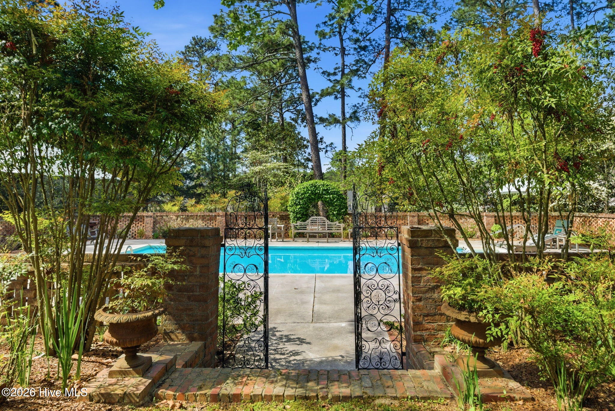 Brick-walled saltwater 20×40 concrete pool