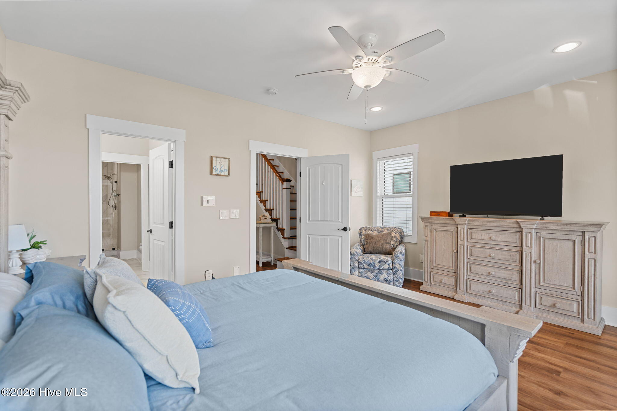 100558521 | Photo 22