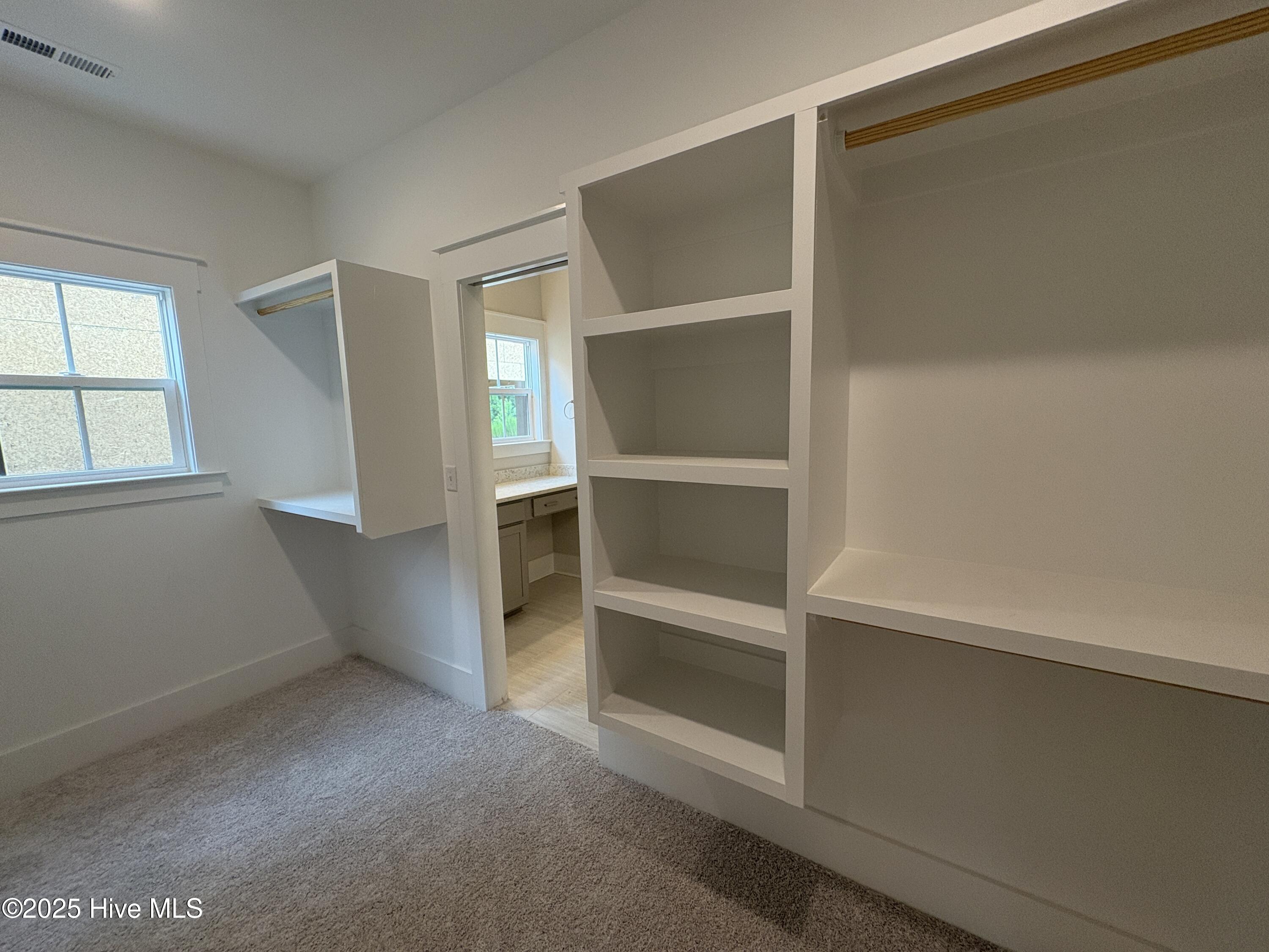 100503303 | Photo 32