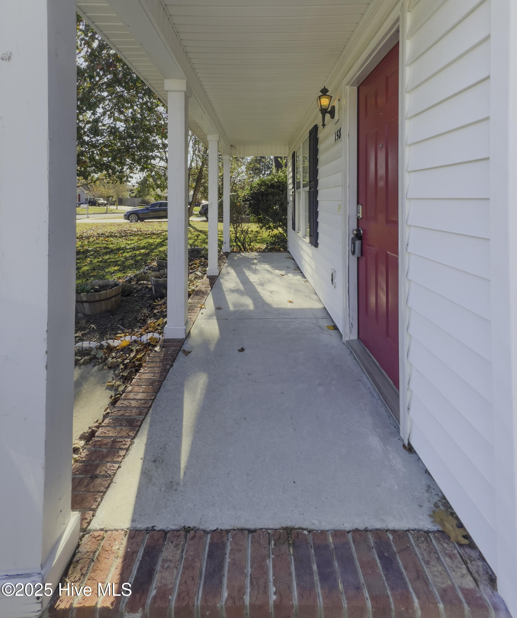 100536180 | Photo 36