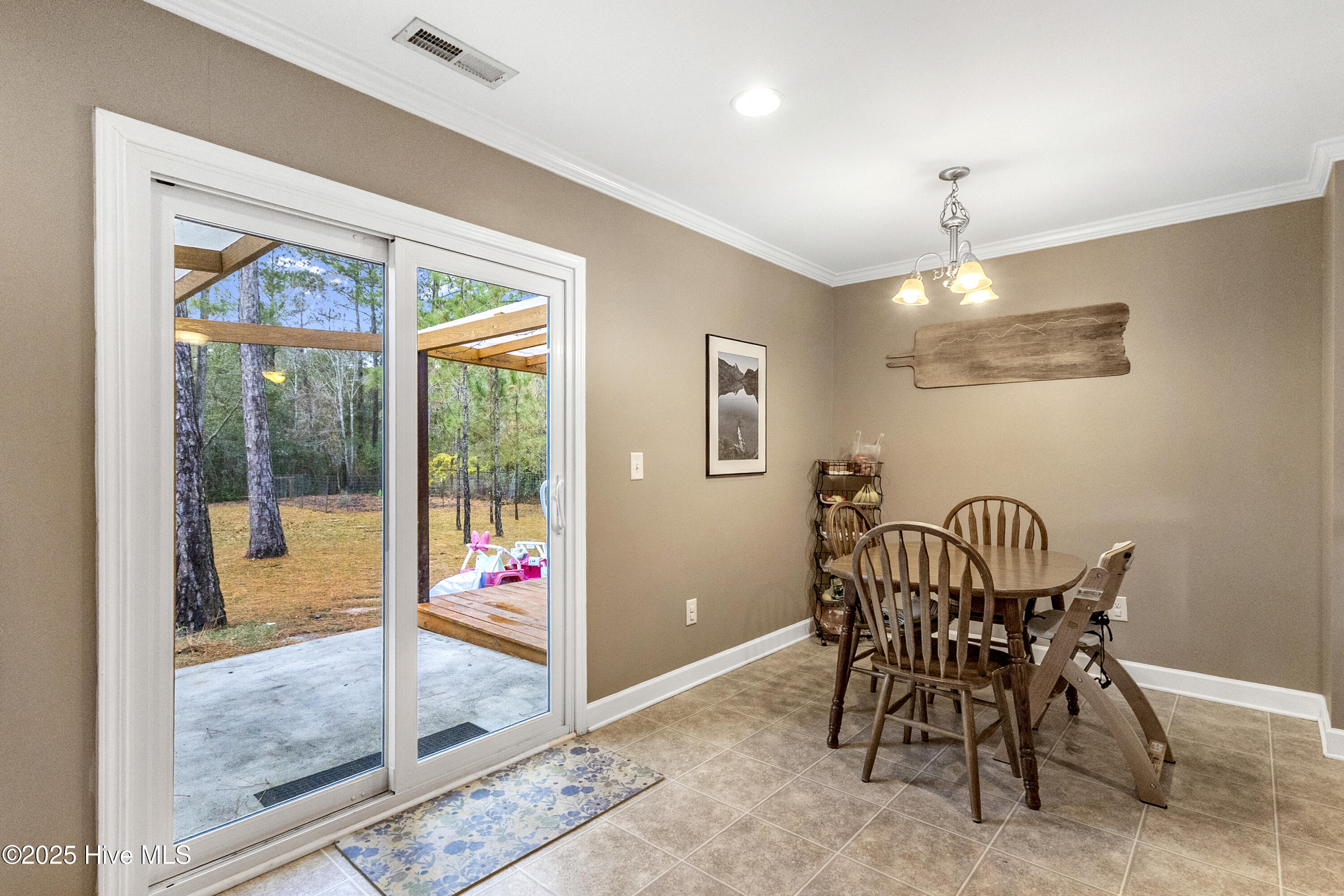 100544025 | Photo 13