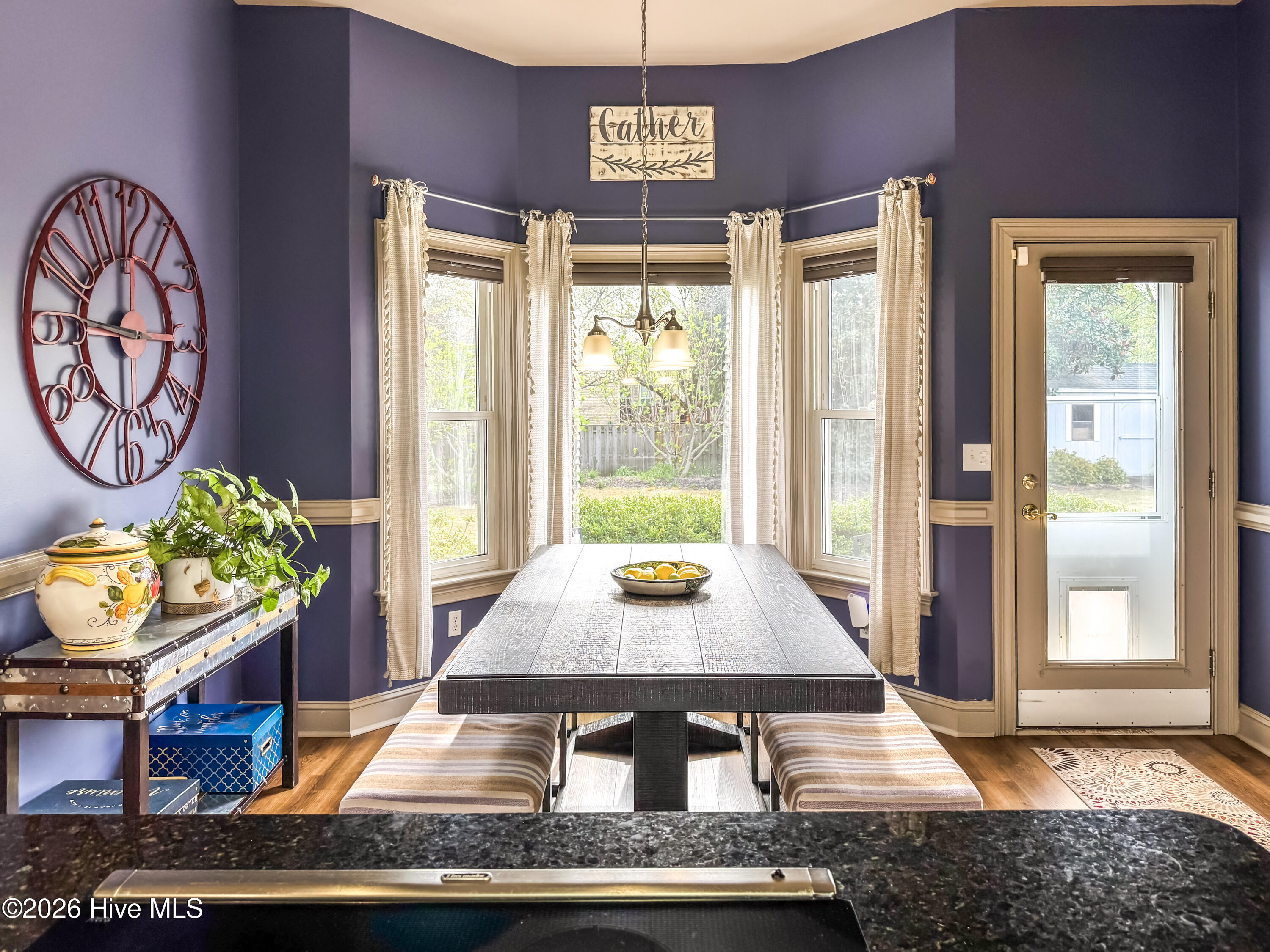 100565169 | Photo 10