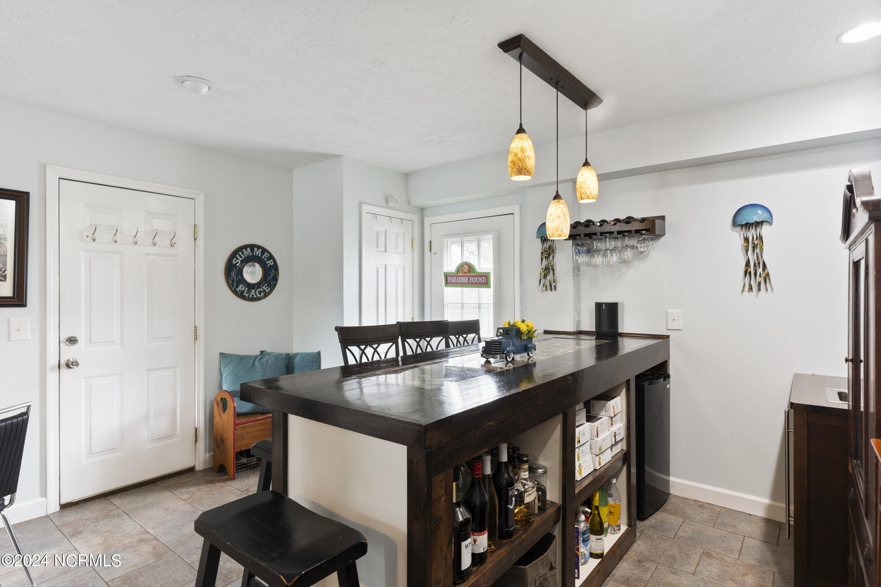 100562930 | Photo 26