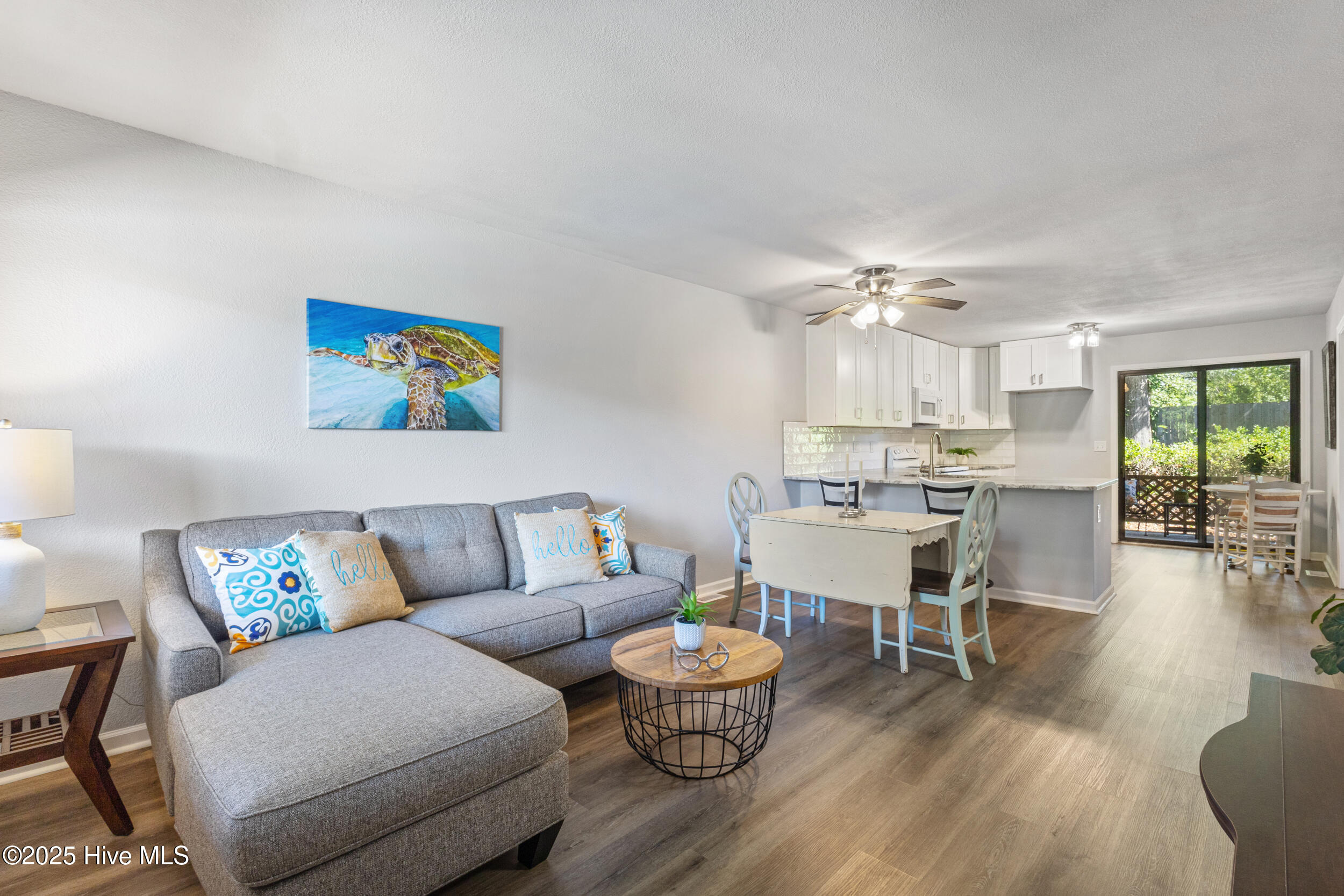 522 S Kerr Avenue, Wilmington, NC 28403 – photo 4: Living Room