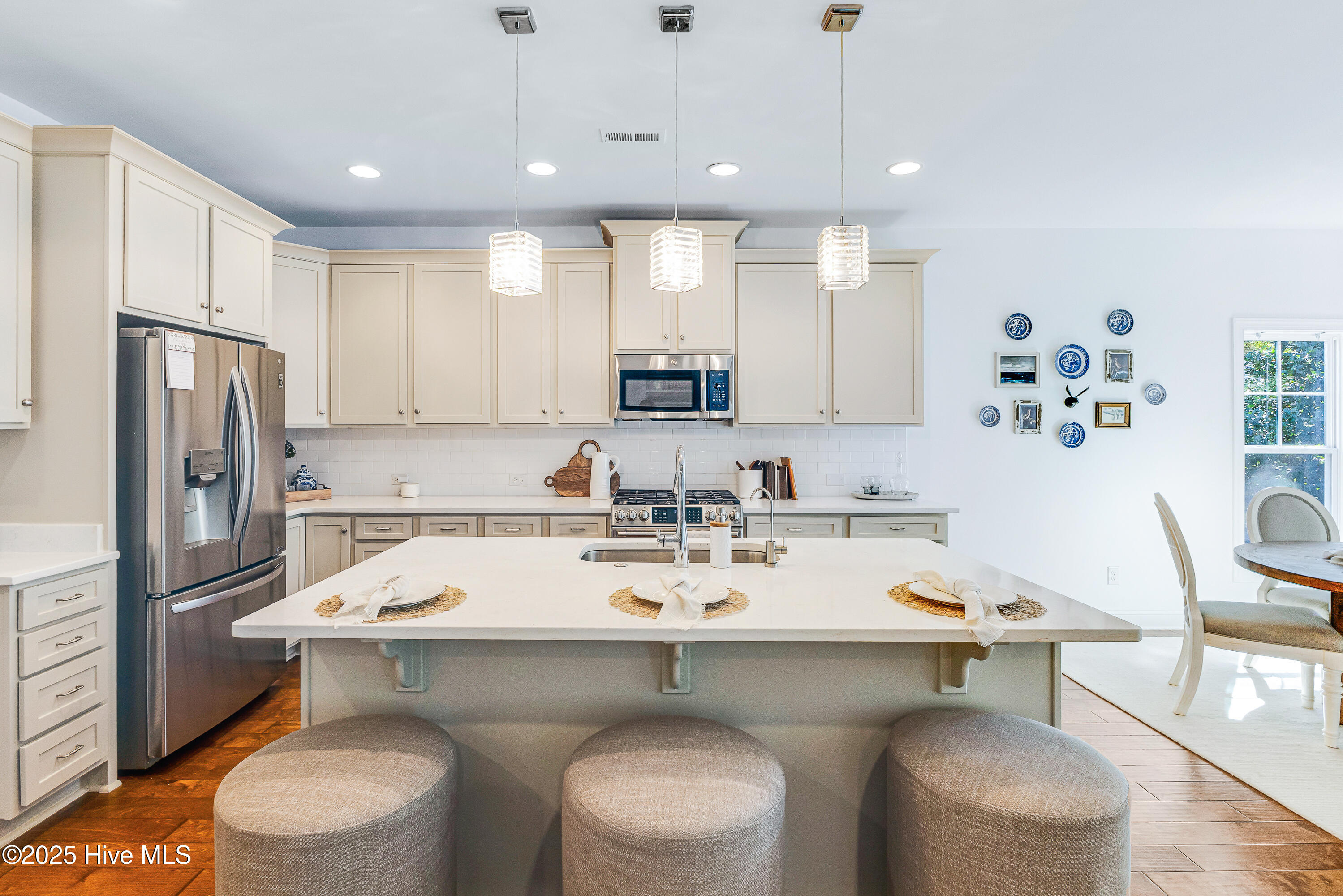 100542174 | Photo 15