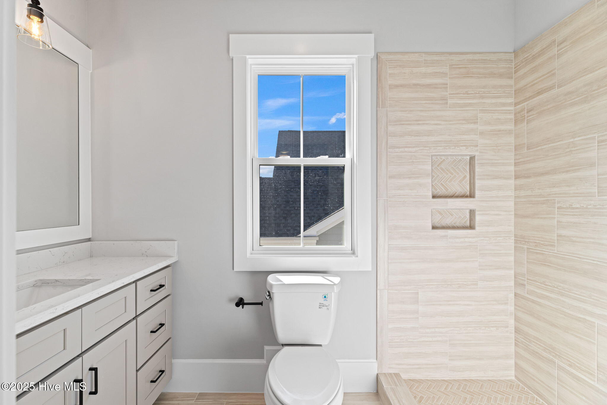 100522532 | Photo 48