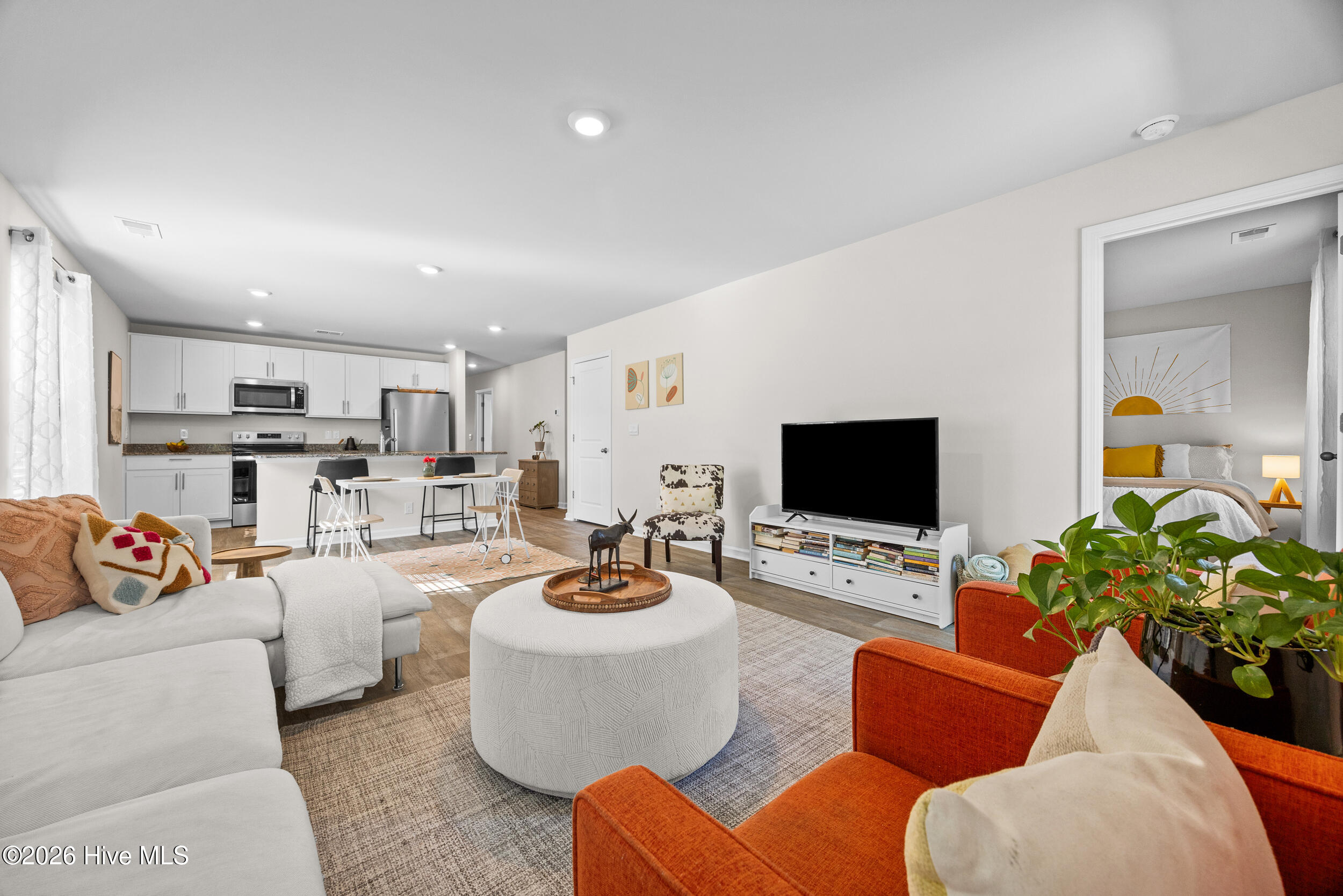 100567643 | Photo 27