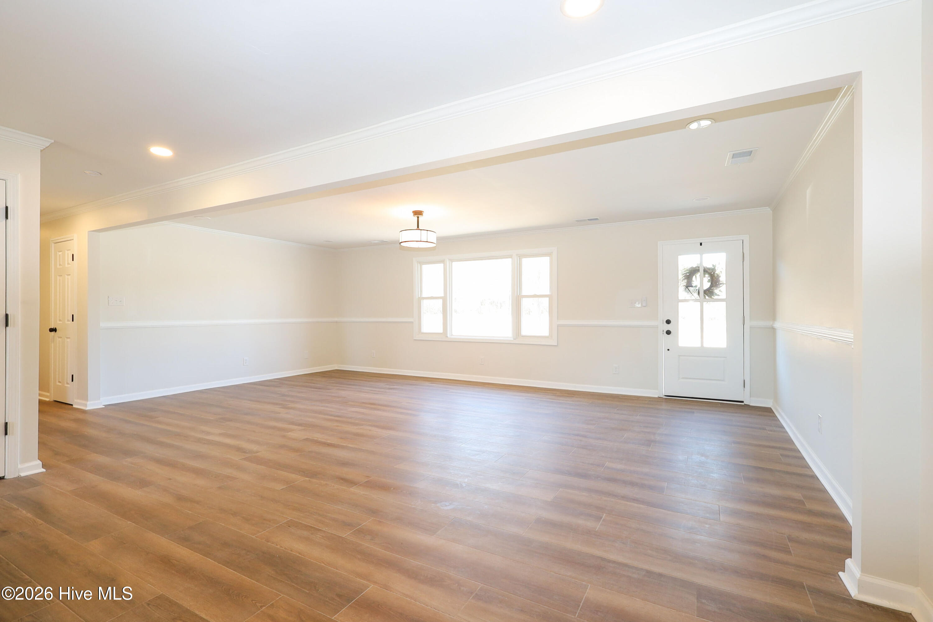 100556838 | Photo 11