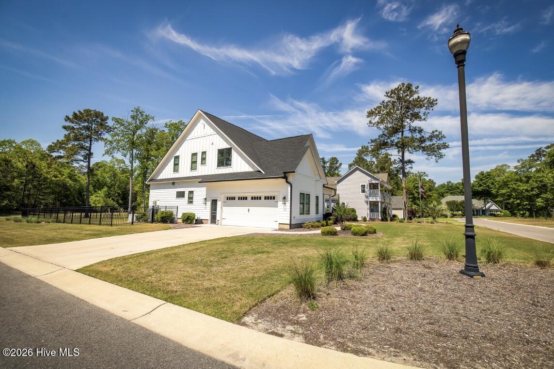 100567663 | Photo 32