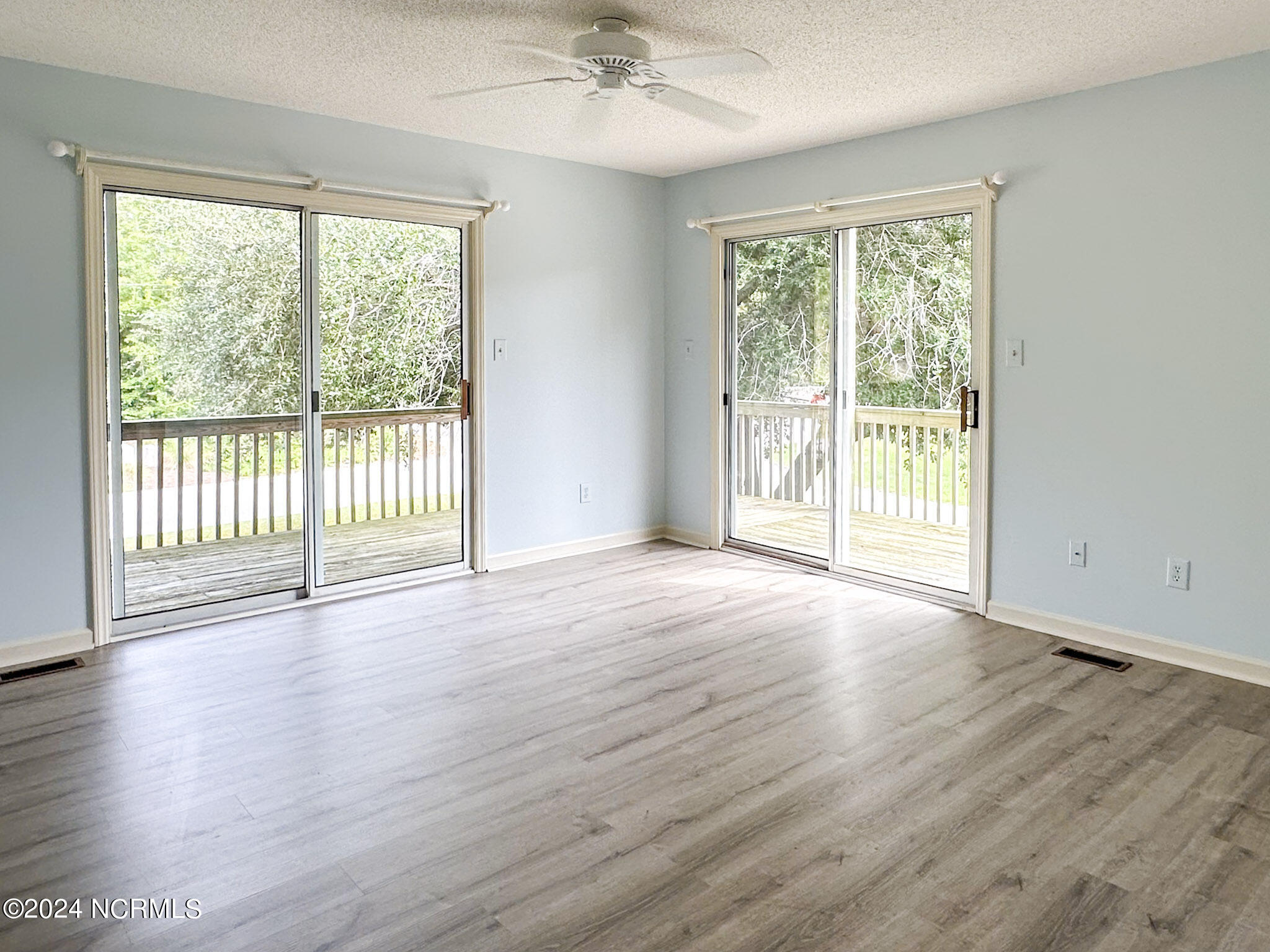 100547620 | Photo 13