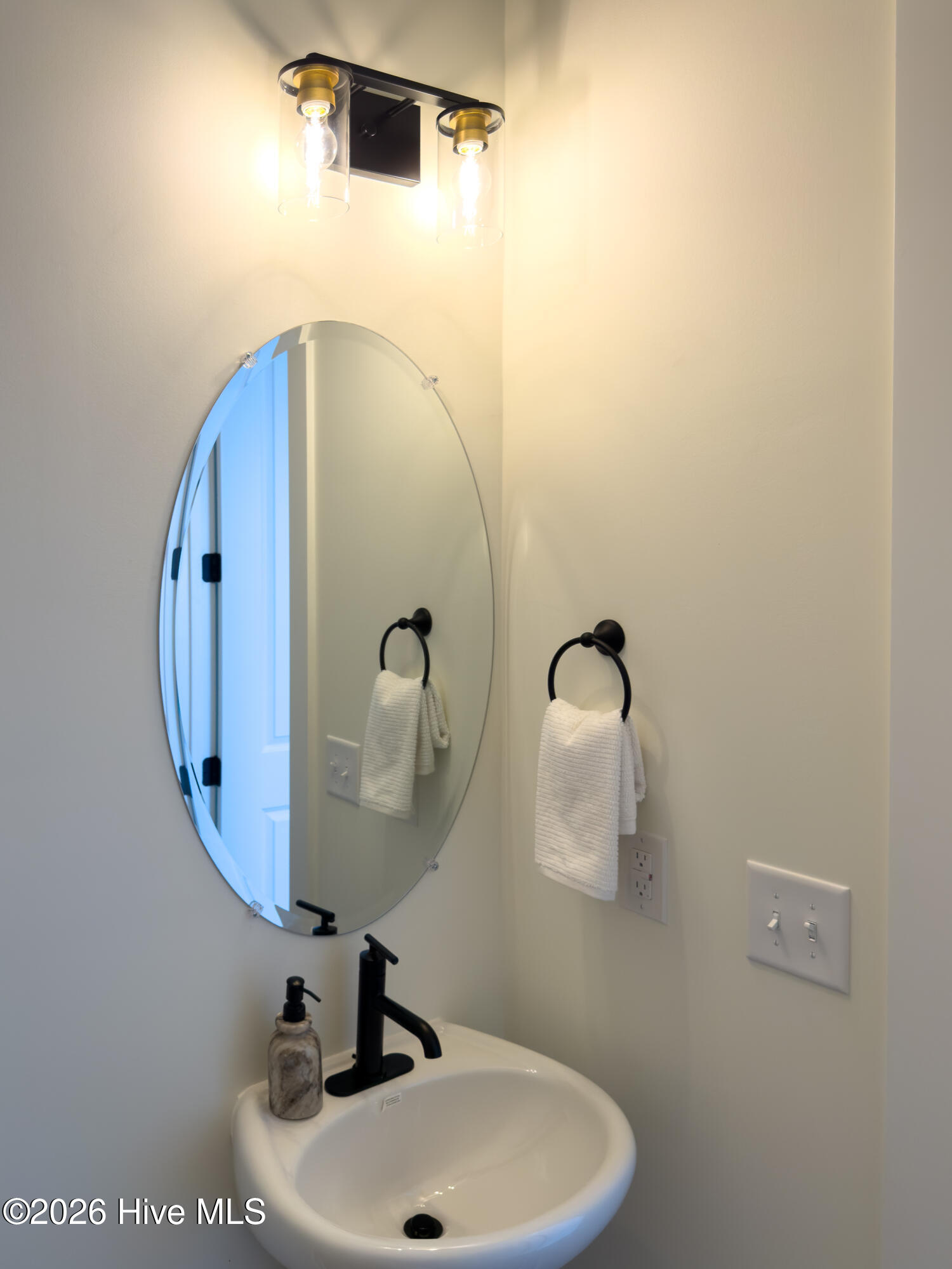 100564913 | Photo 37